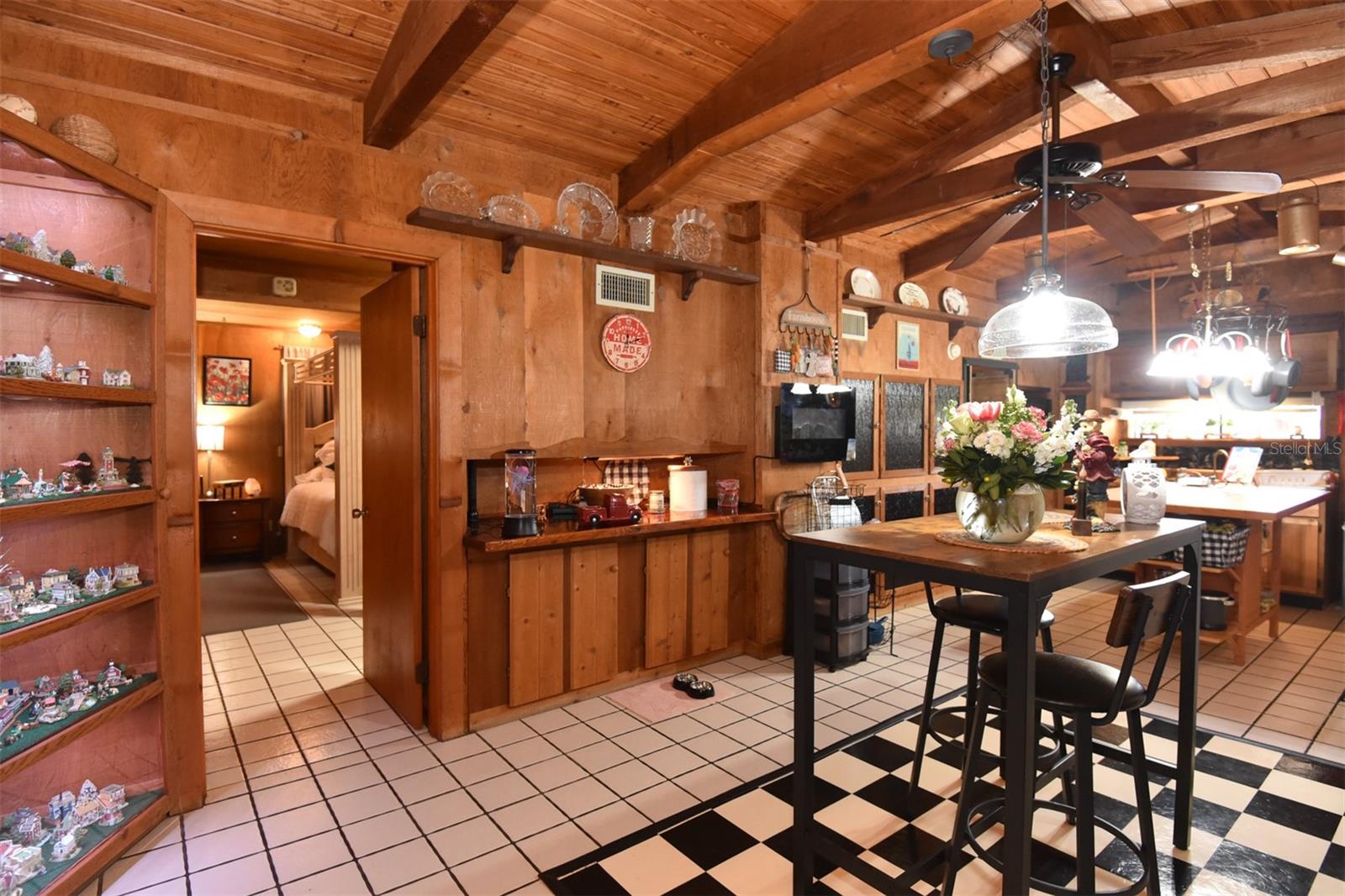 Image 11 of 73 For 1534 Center Avenue