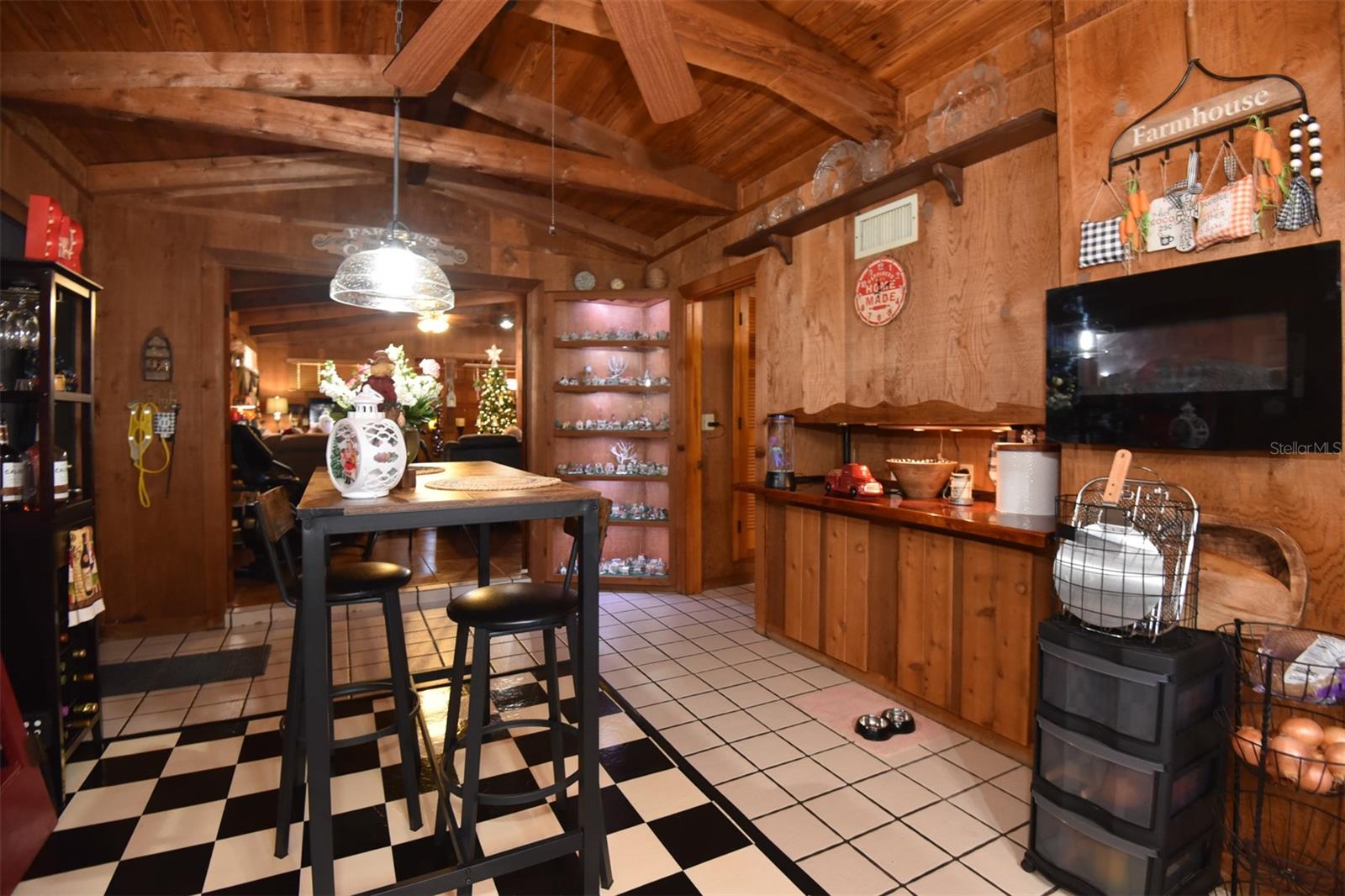 Image 12 of 73 For 1534 Center Avenue