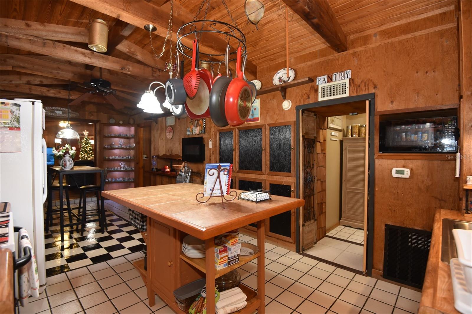 Image 13 of 73 For 1534 Center Avenue