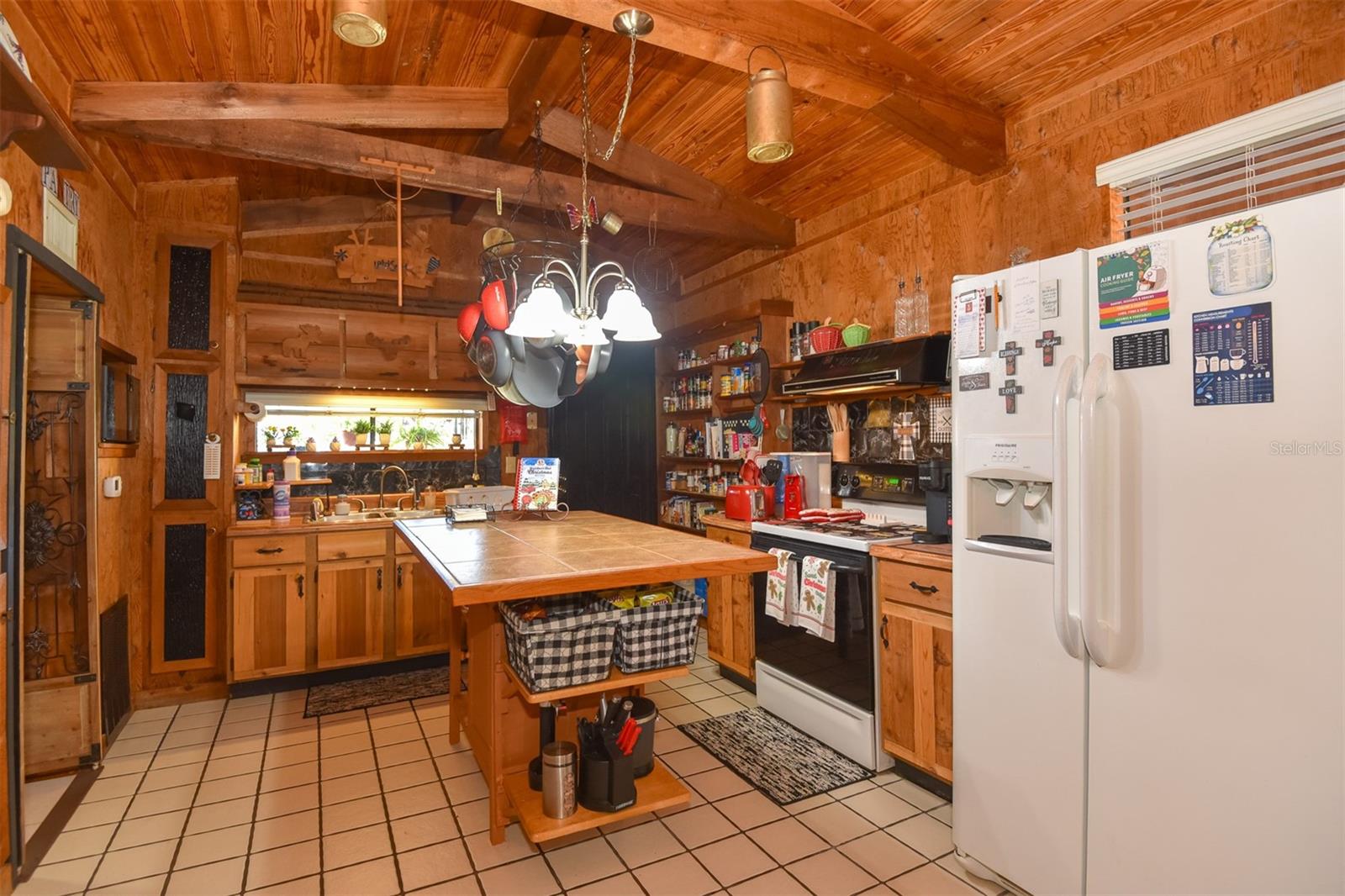 Image 14 of 73 For 1534 Center Avenue