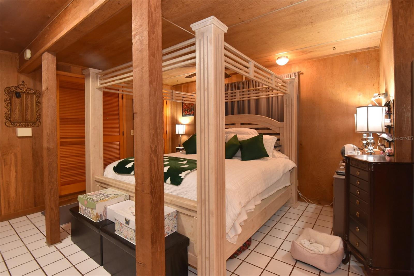 Image 18 of 73 For 1534 Center Avenue