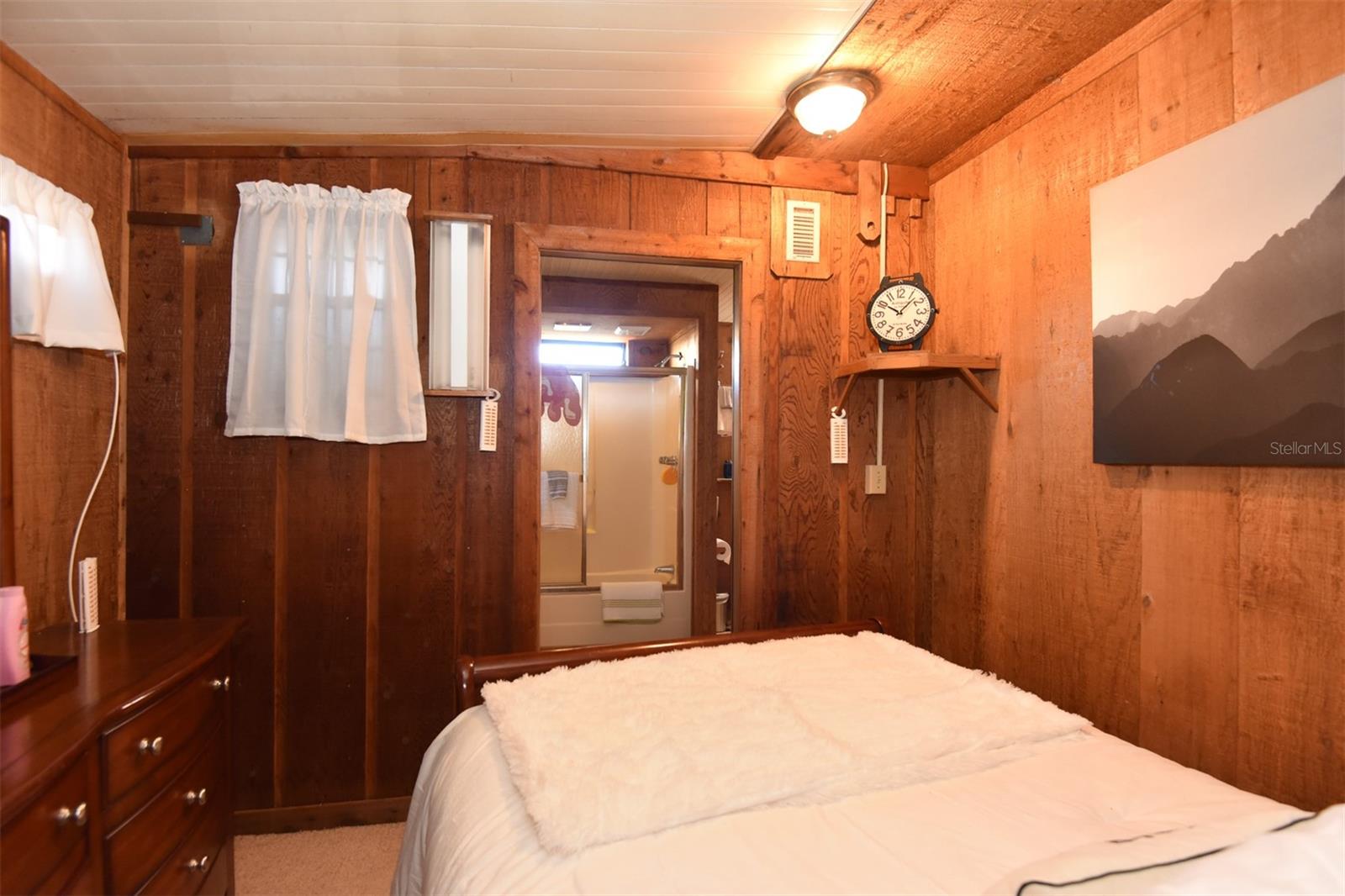 Image 26 of 73 For 1534 Center Avenue