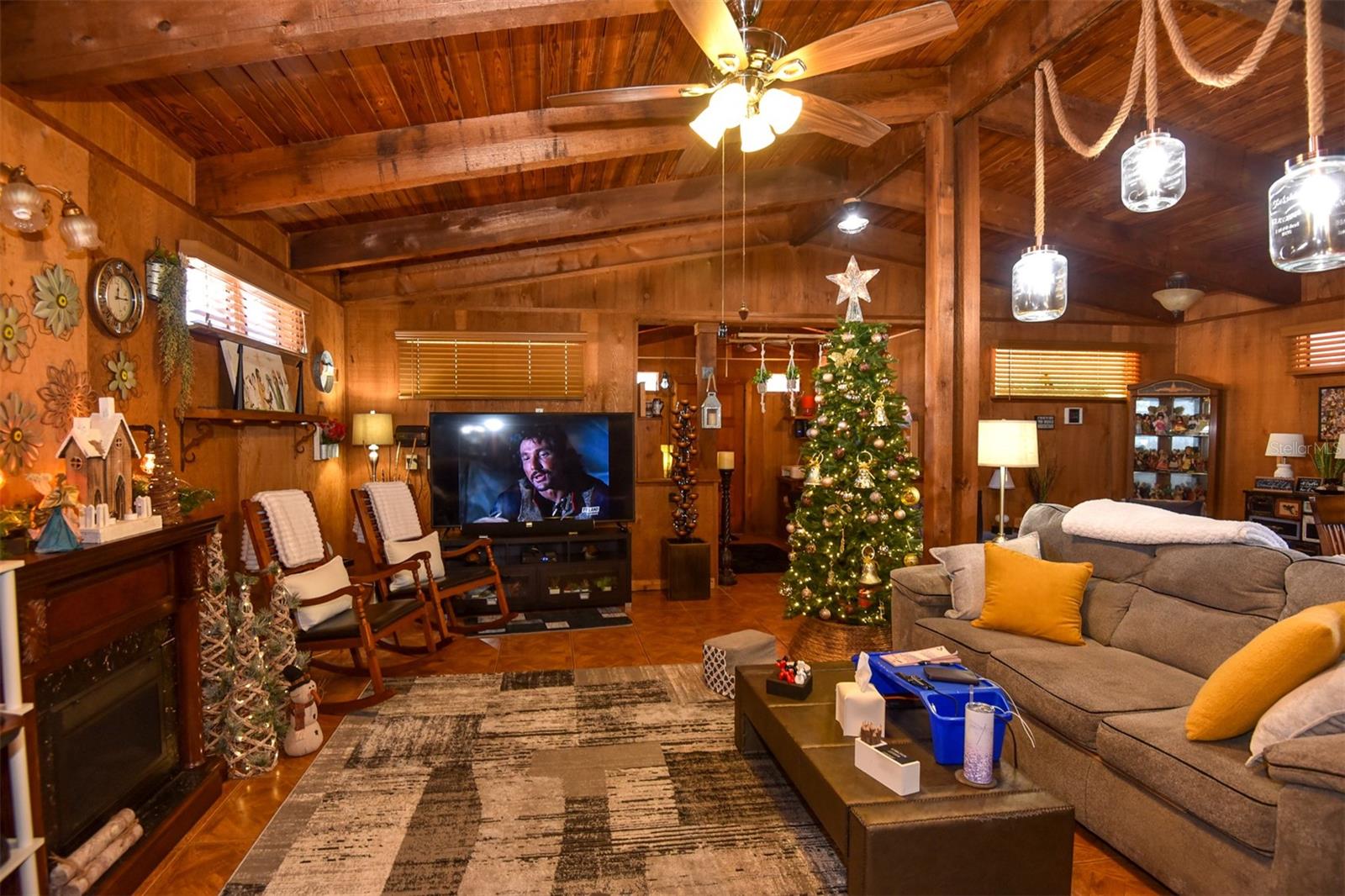 Image 3 of 73 For 1534 Center Avenue