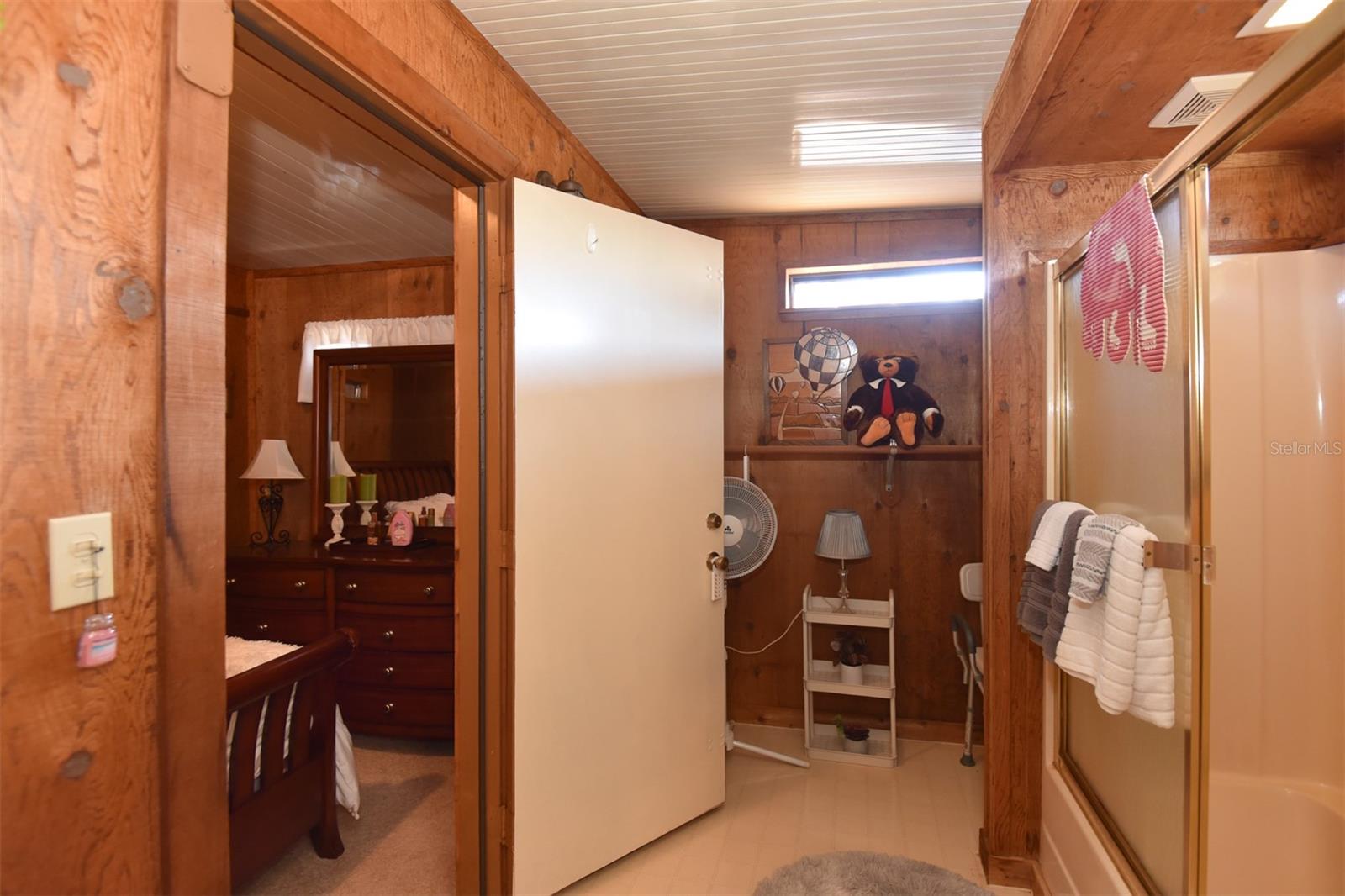 Image 31 of 73 For 1534 Center Avenue