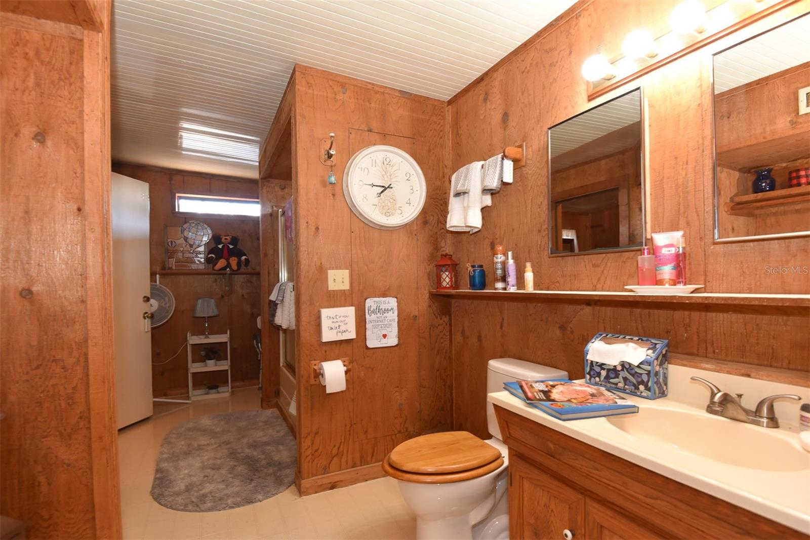 Image 32 of 73 For 1534 Center Avenue