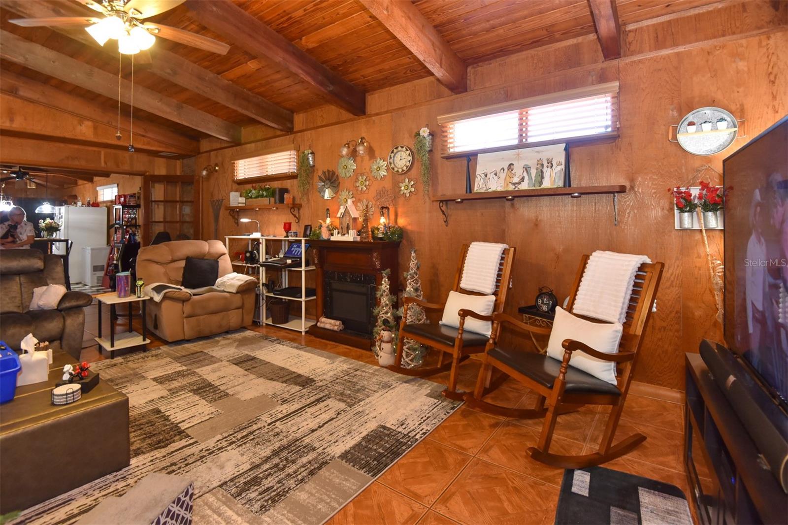 Image 5 of 73 For 1534 Center Avenue