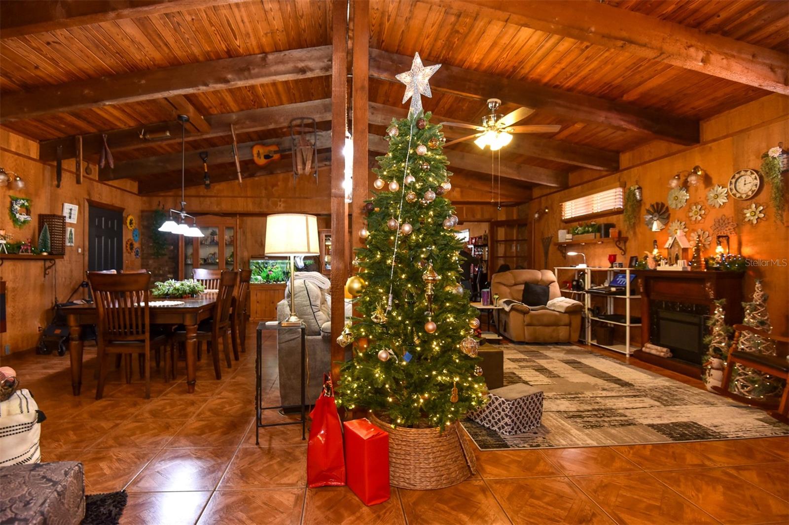 Image 6 of 73 For 1534 Center Avenue