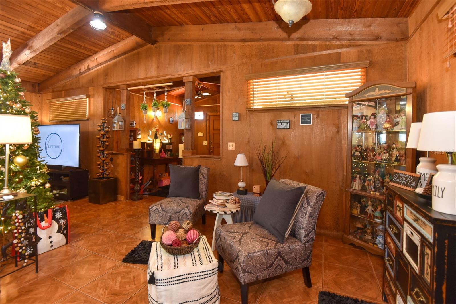 Image 9 of 73 For 1534 Center Avenue