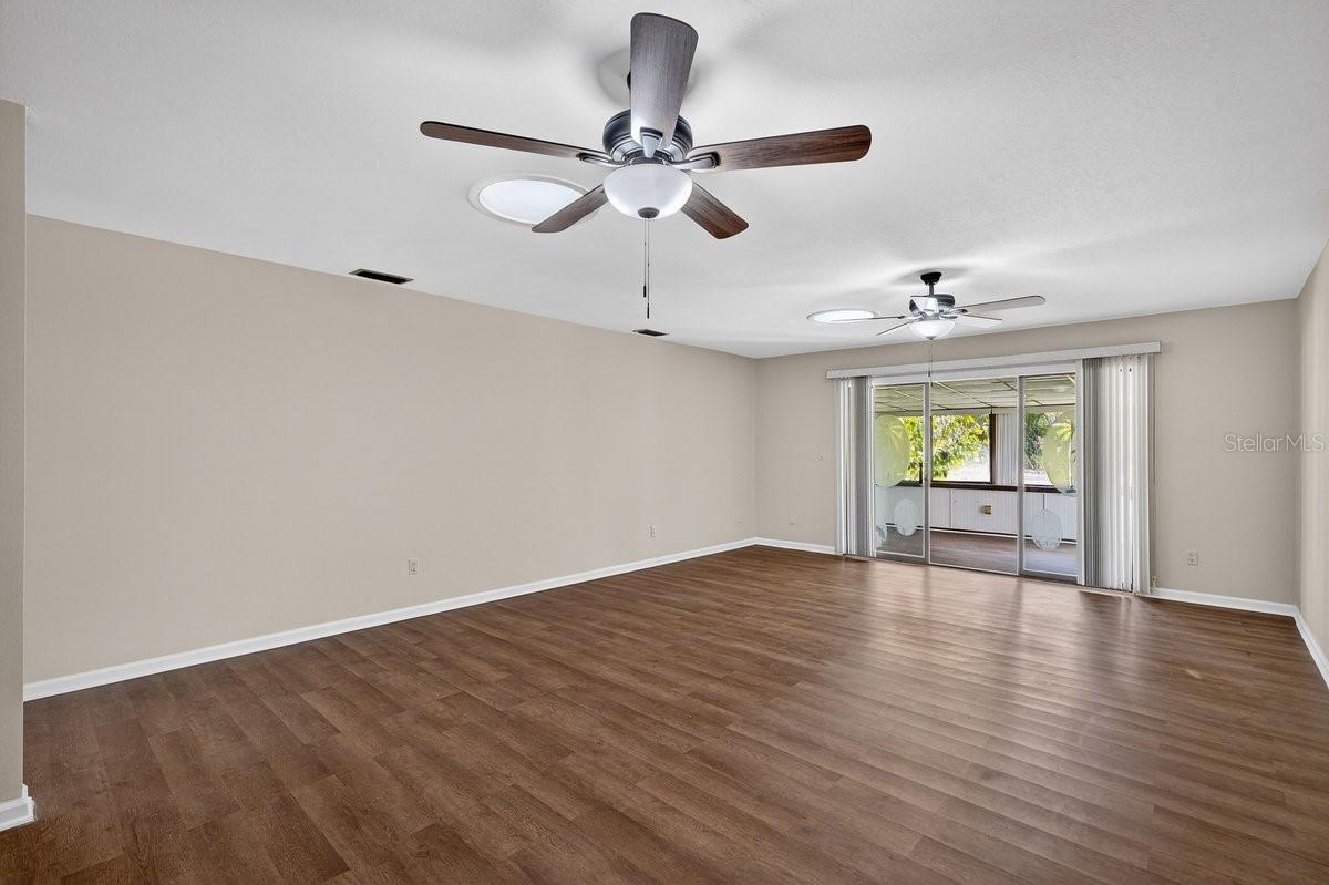 Image 11 of 45 For 103 Golf Club Drive