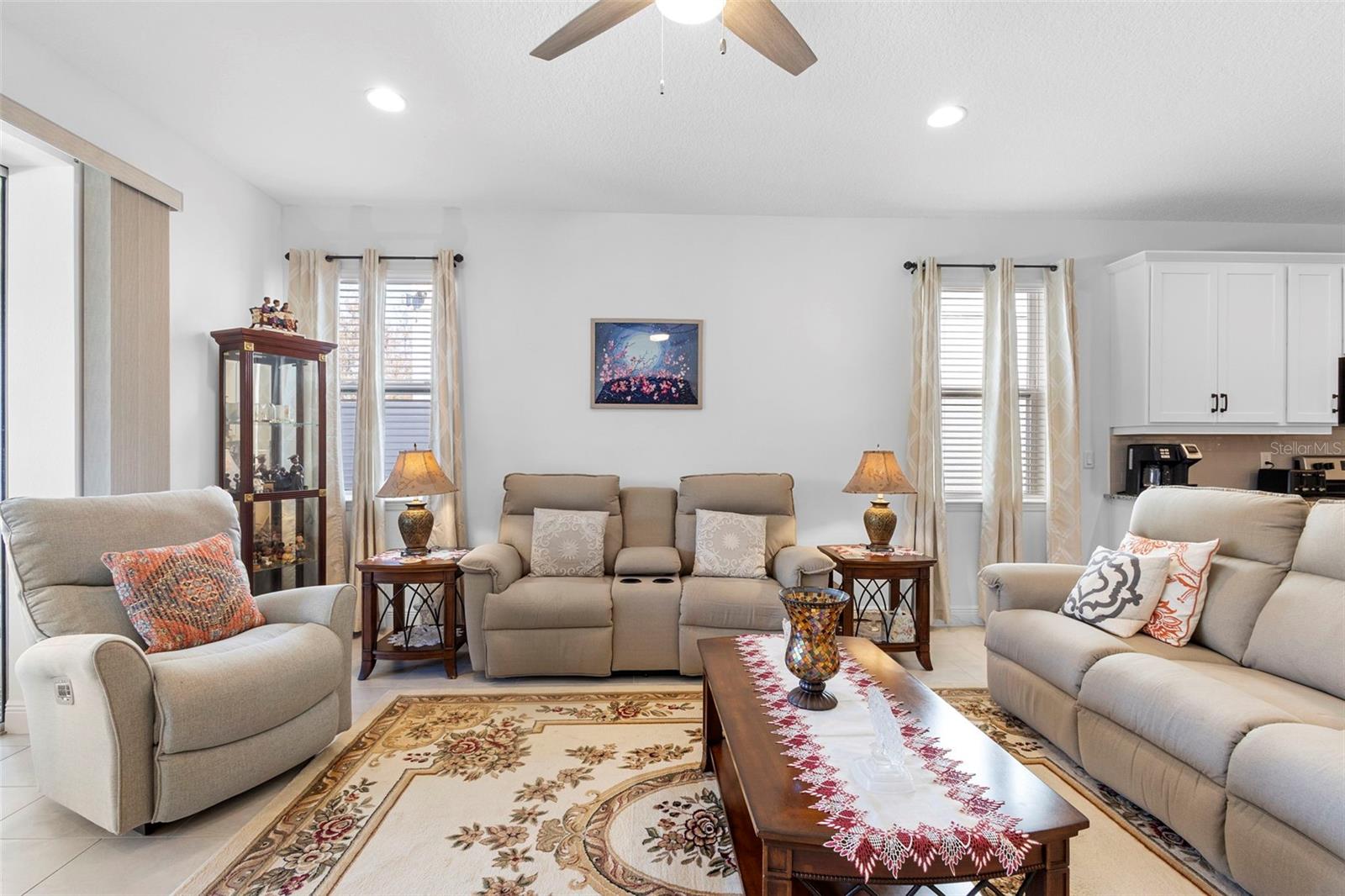 Image 18 of 54 For 744 Hyperion Drive