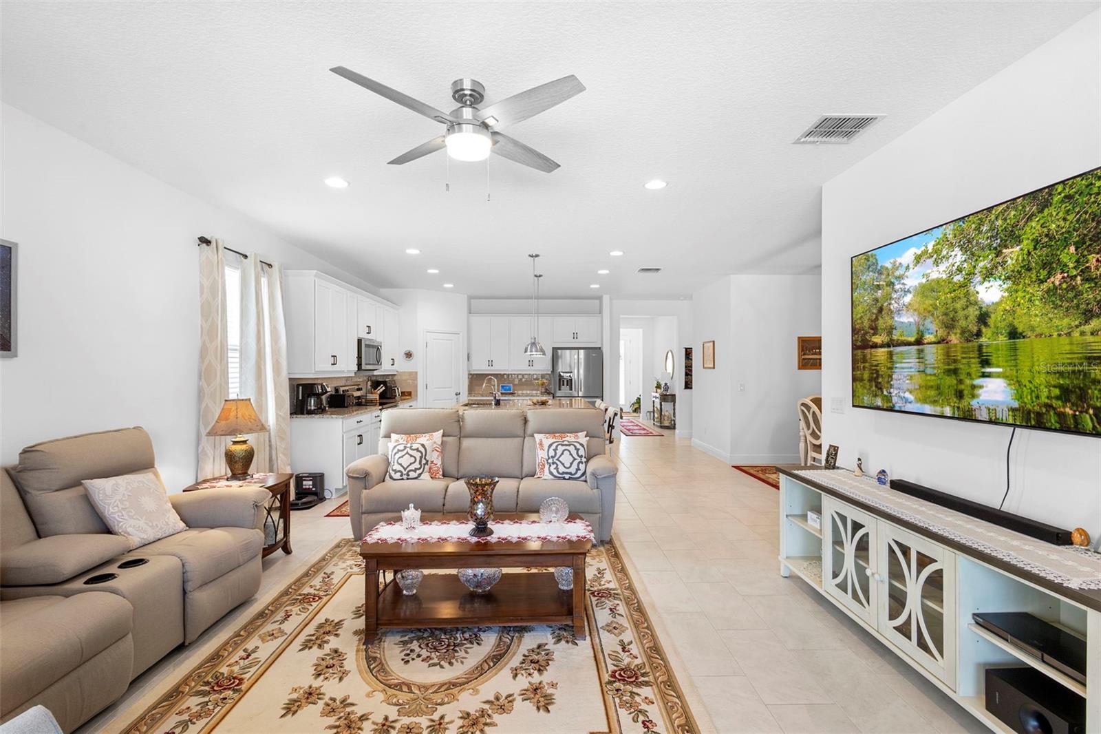 Image 20 of 54 For 744 Hyperion Drive