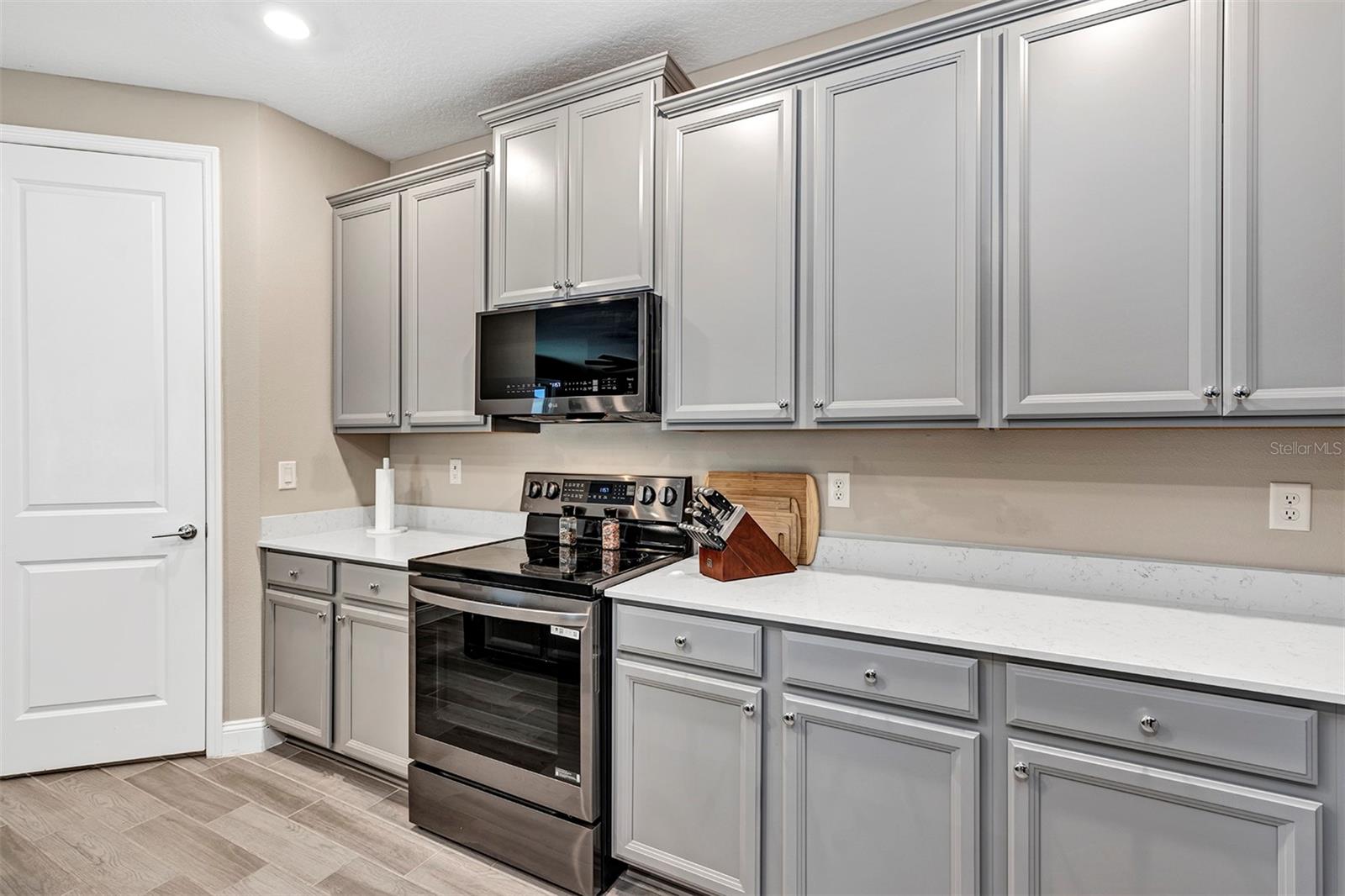 Image 4 of 31 For 4146 Clifden Drive