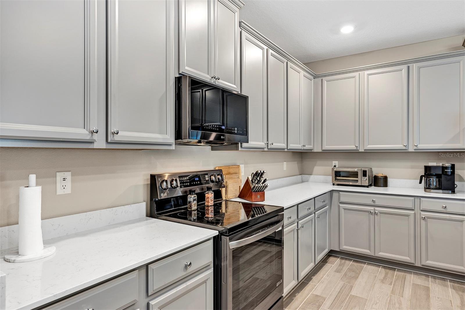 Image 6 of 31 For 4146 Clifden Drive