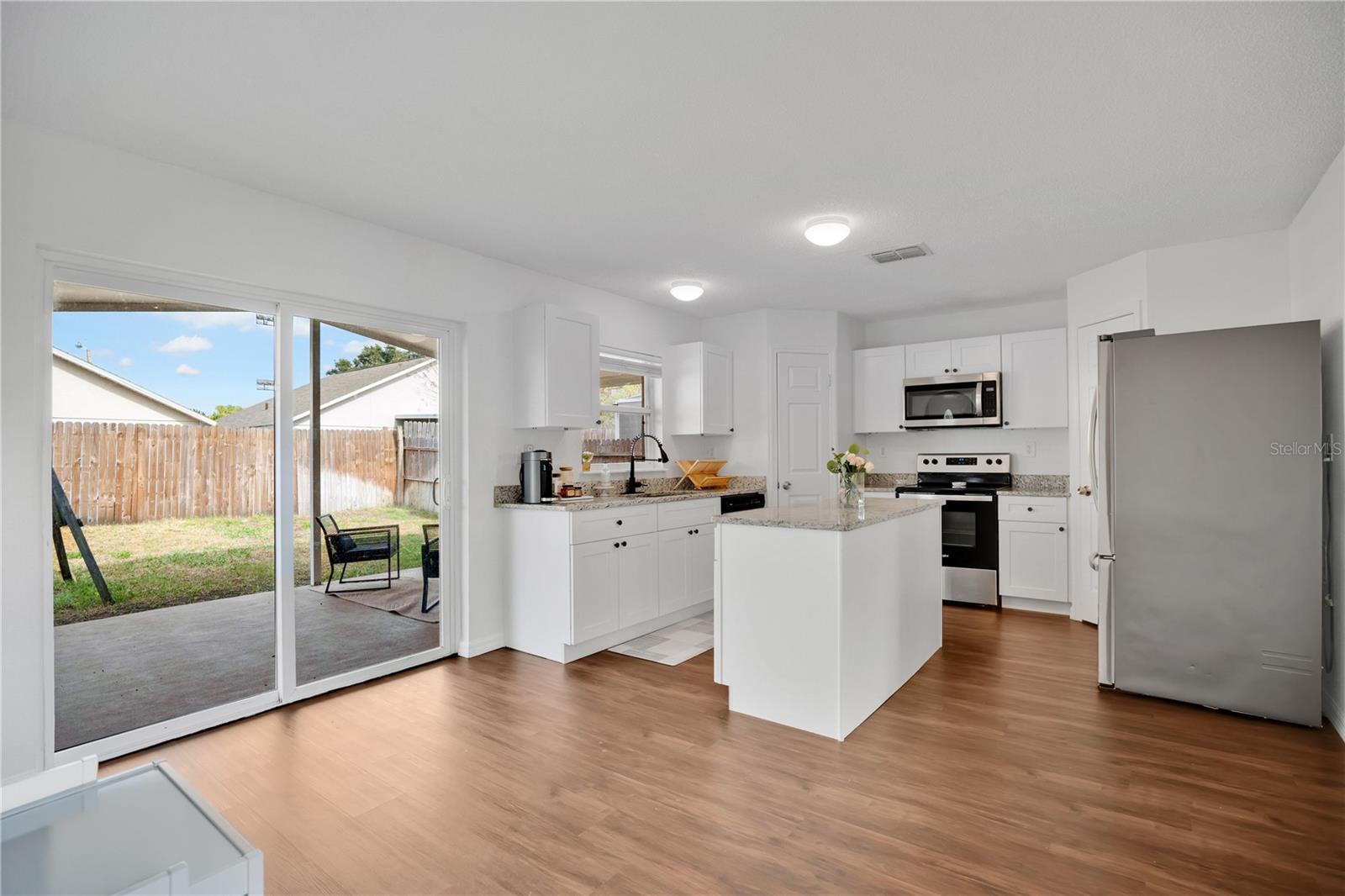 Listing photo id 10 for 128 Carmel Bay Drive