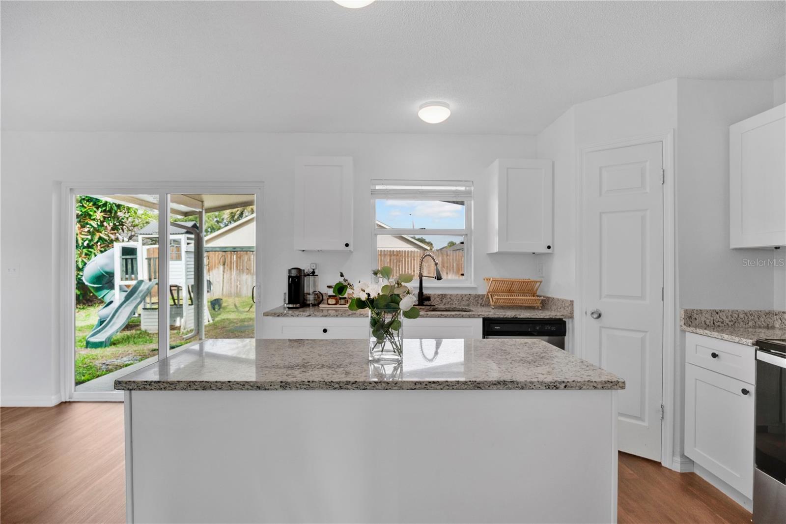 Listing photo id 12 for 128 Carmel Bay Drive