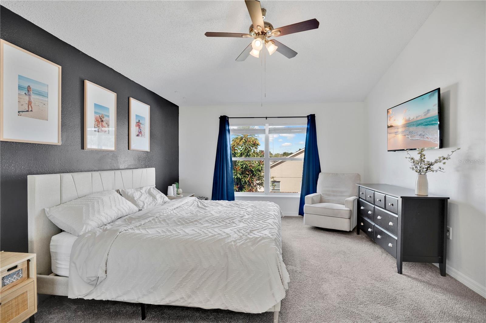 Listing photo id 14 for 128 Carmel Bay Drive