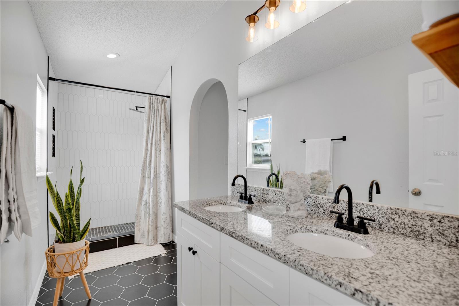 Listing photo id 15 for 128 Carmel Bay Drive