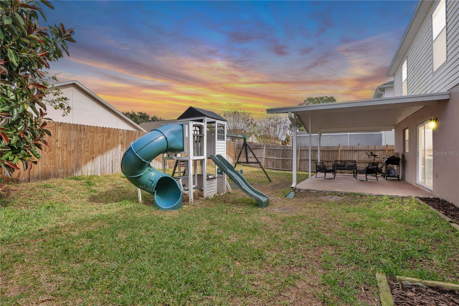 Listing photo id 2 for 128 Carmel Bay Drive