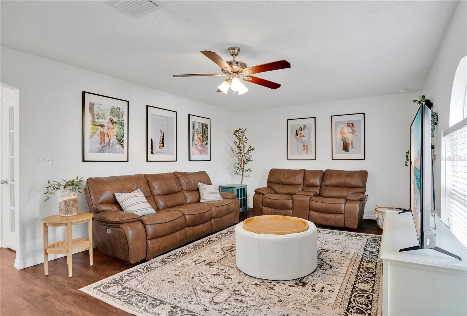 Listing photo id 4 for 128 Carmel Bay Drive