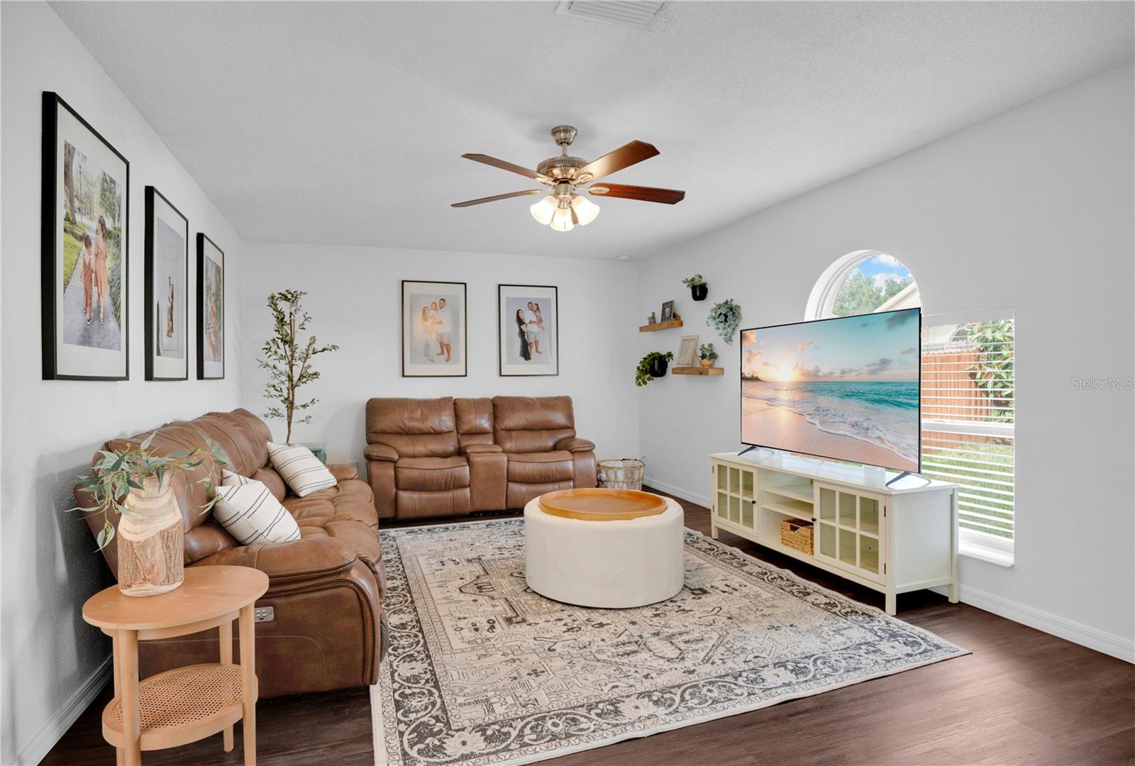 Listing photo id 5 for 128 Carmel Bay Drive