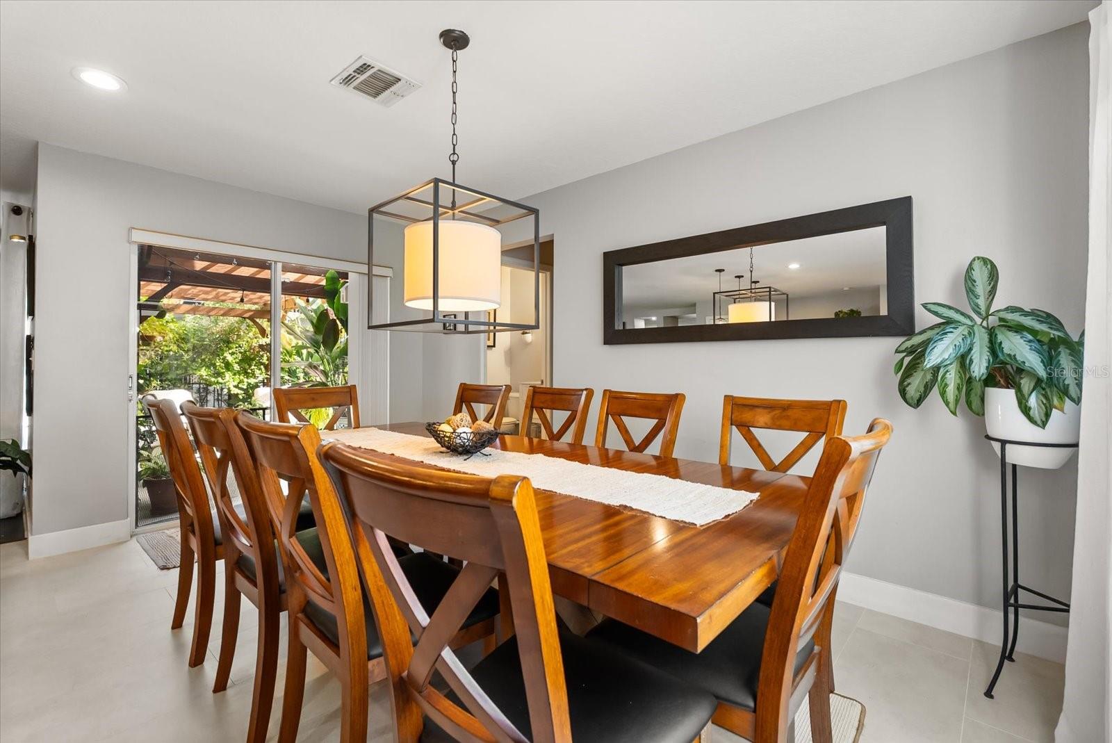 Image 11 of 49 For 13850 Carolina Laurel Drive