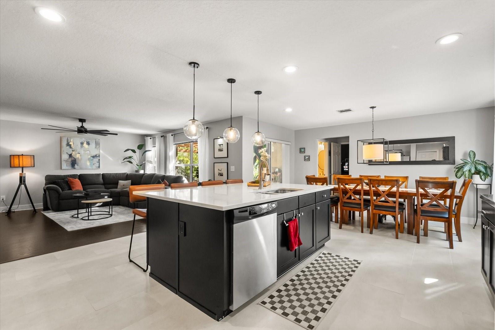 Image 15 of 49 For 13850 Carolina Laurel Drive