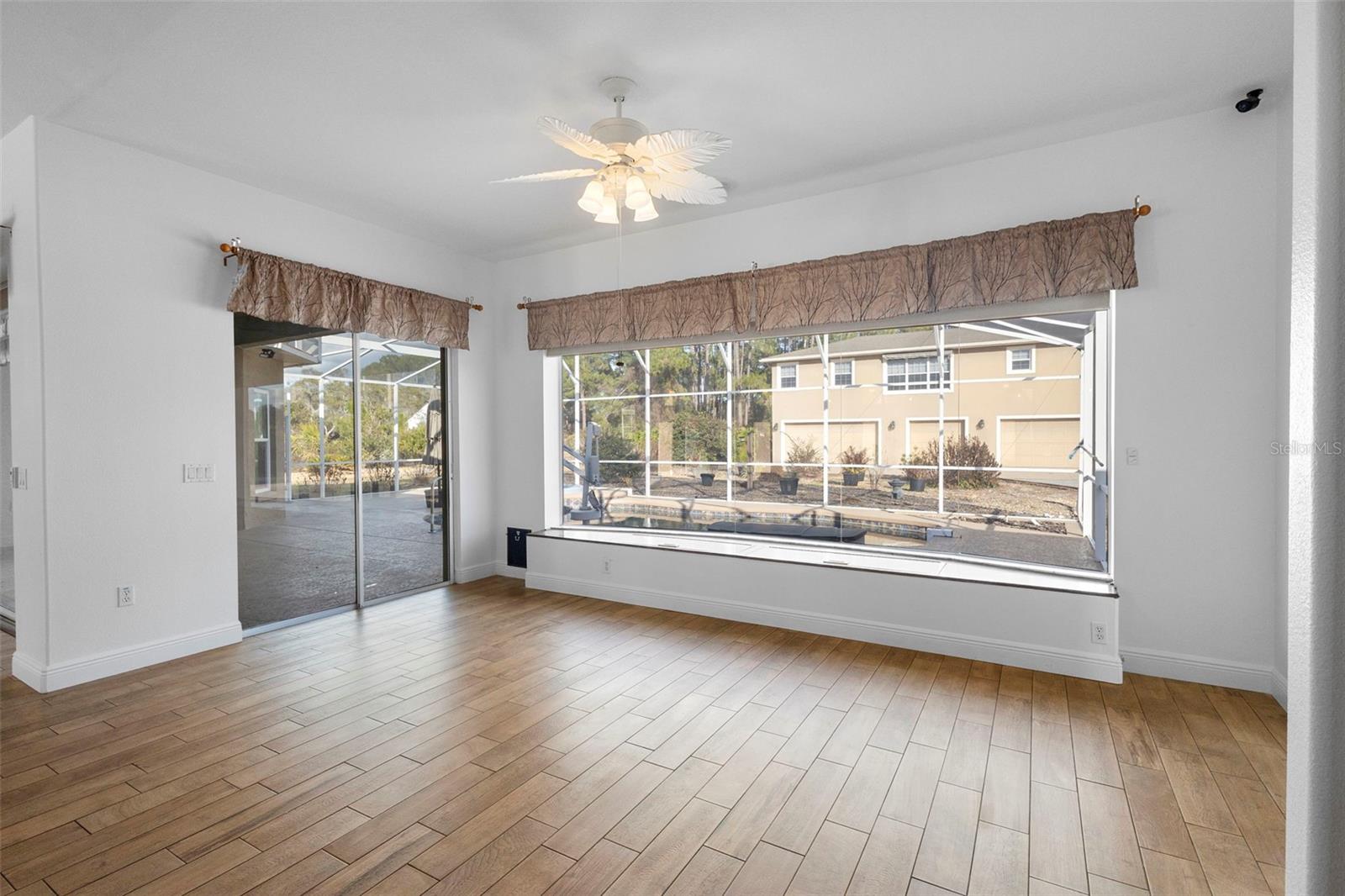 Image 12 of 58 For 73 Sanctuary Avenue