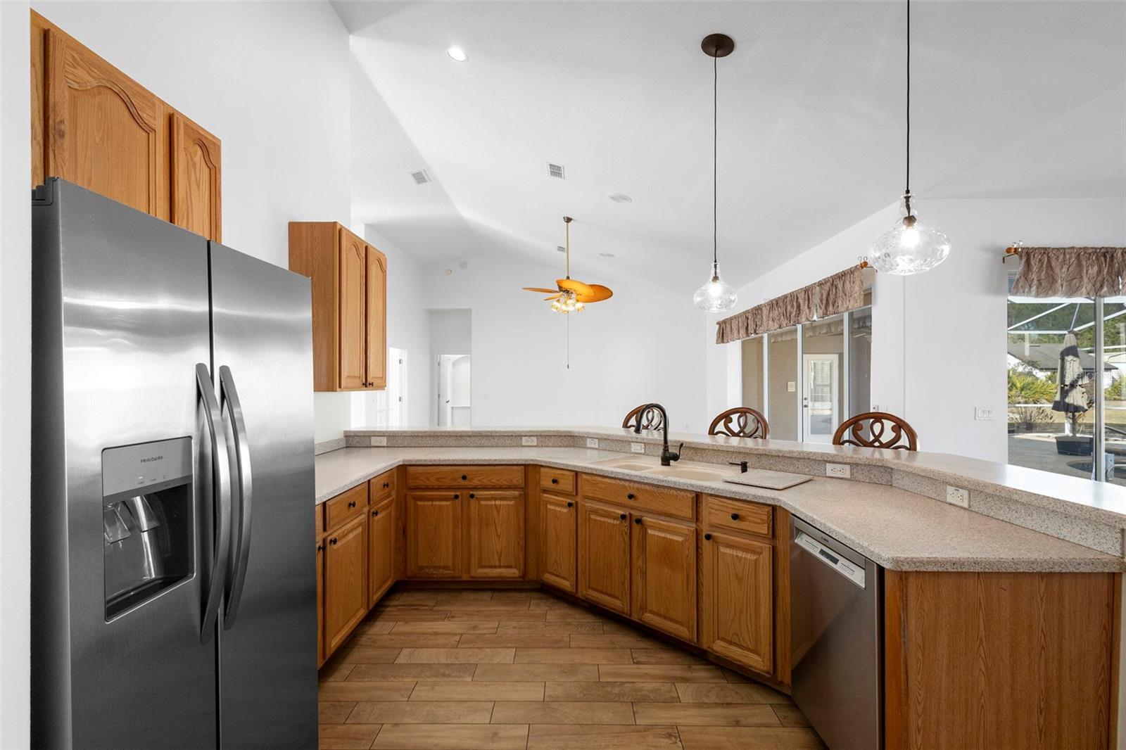 Image 13 of 58 For 73 Sanctuary Avenue