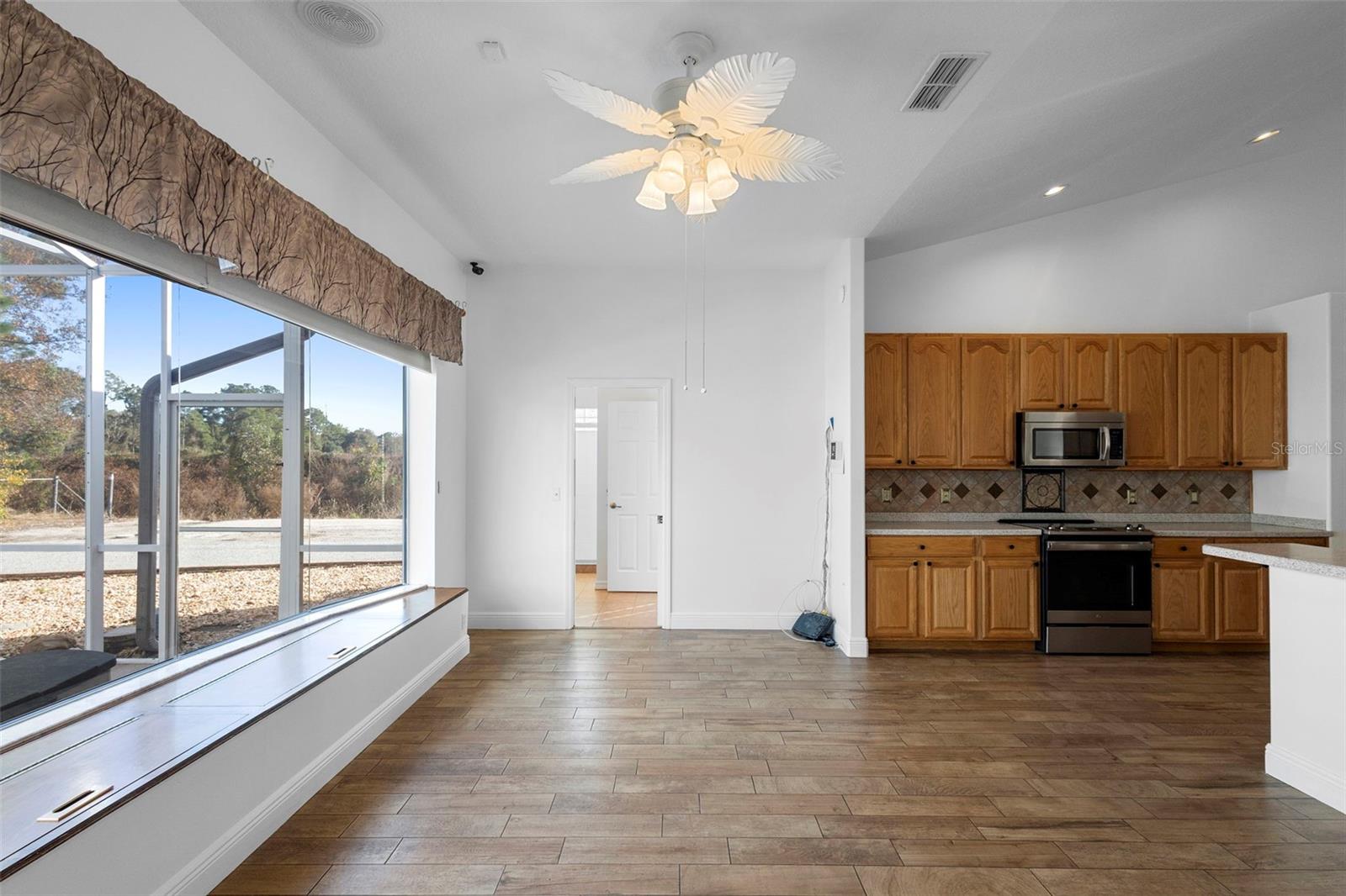 Image 14 of 58 For 73 Sanctuary Avenue