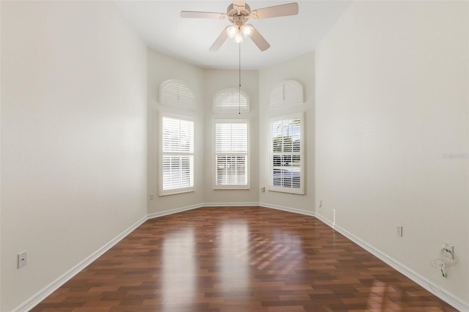 Image 23 of 58 For 73 Sanctuary Avenue