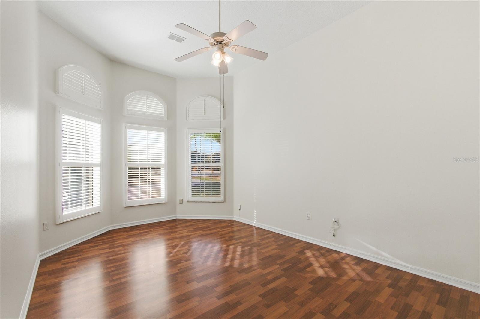 Image 24 of 58 For 73 Sanctuary Avenue