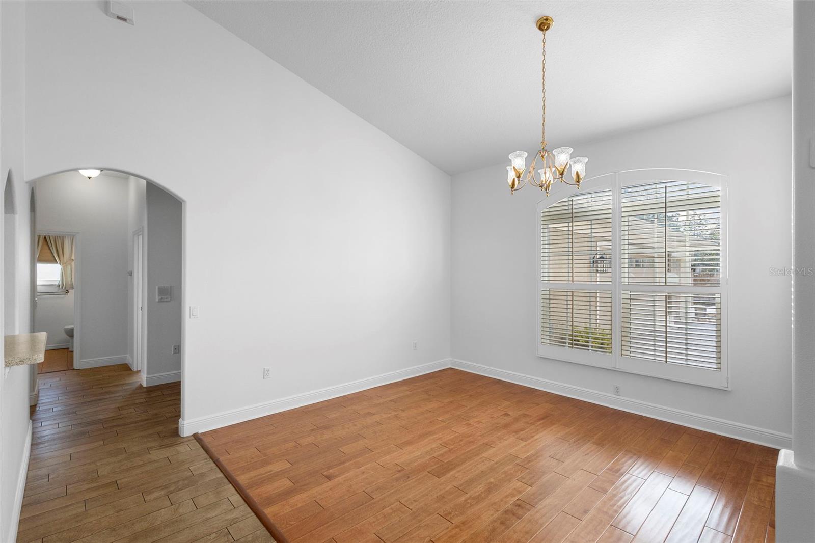 Image 9 of 58 For 73 Sanctuary Avenue