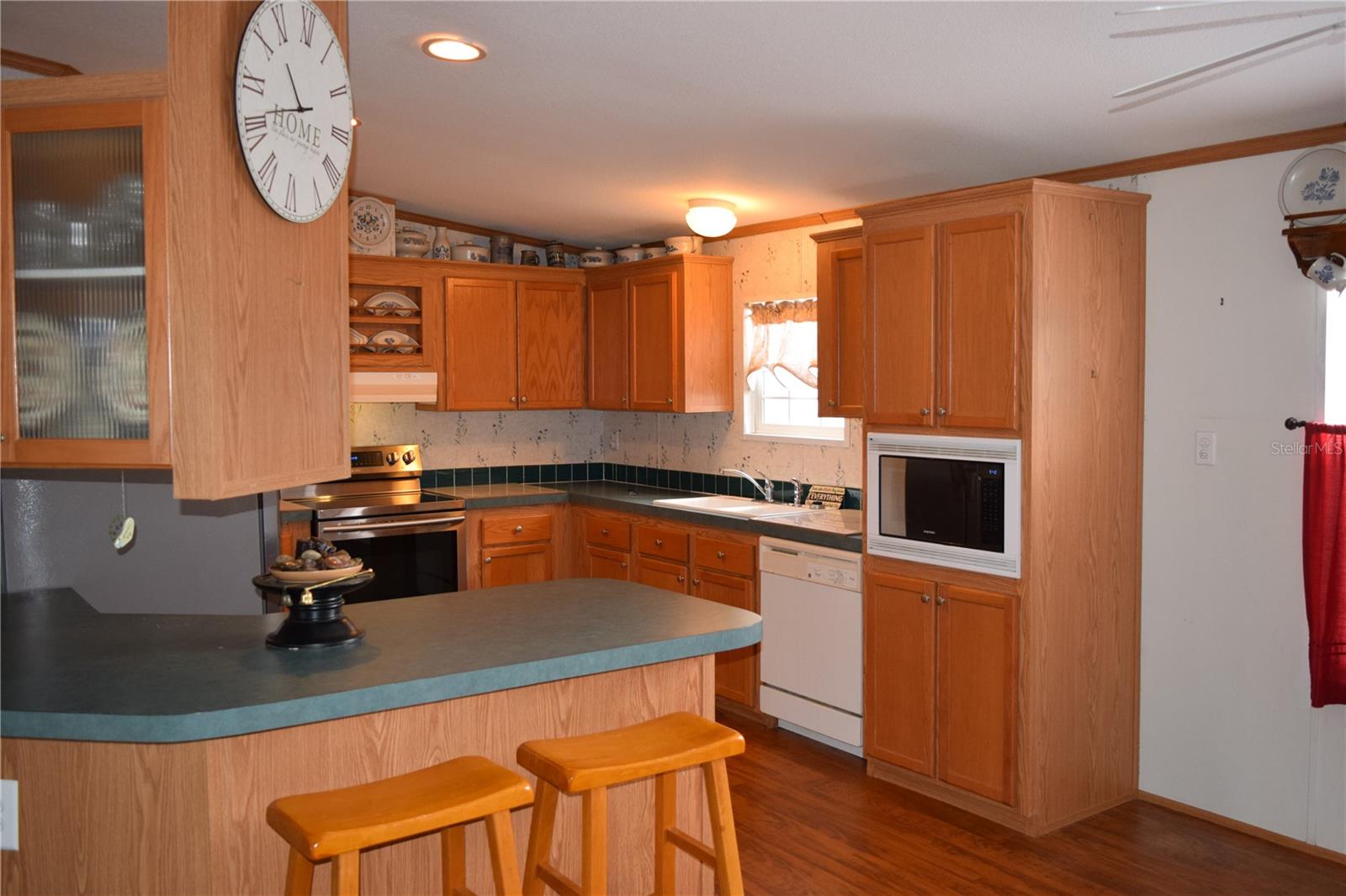 Image 4 of 27 For 28515 Poinsettia Avenue