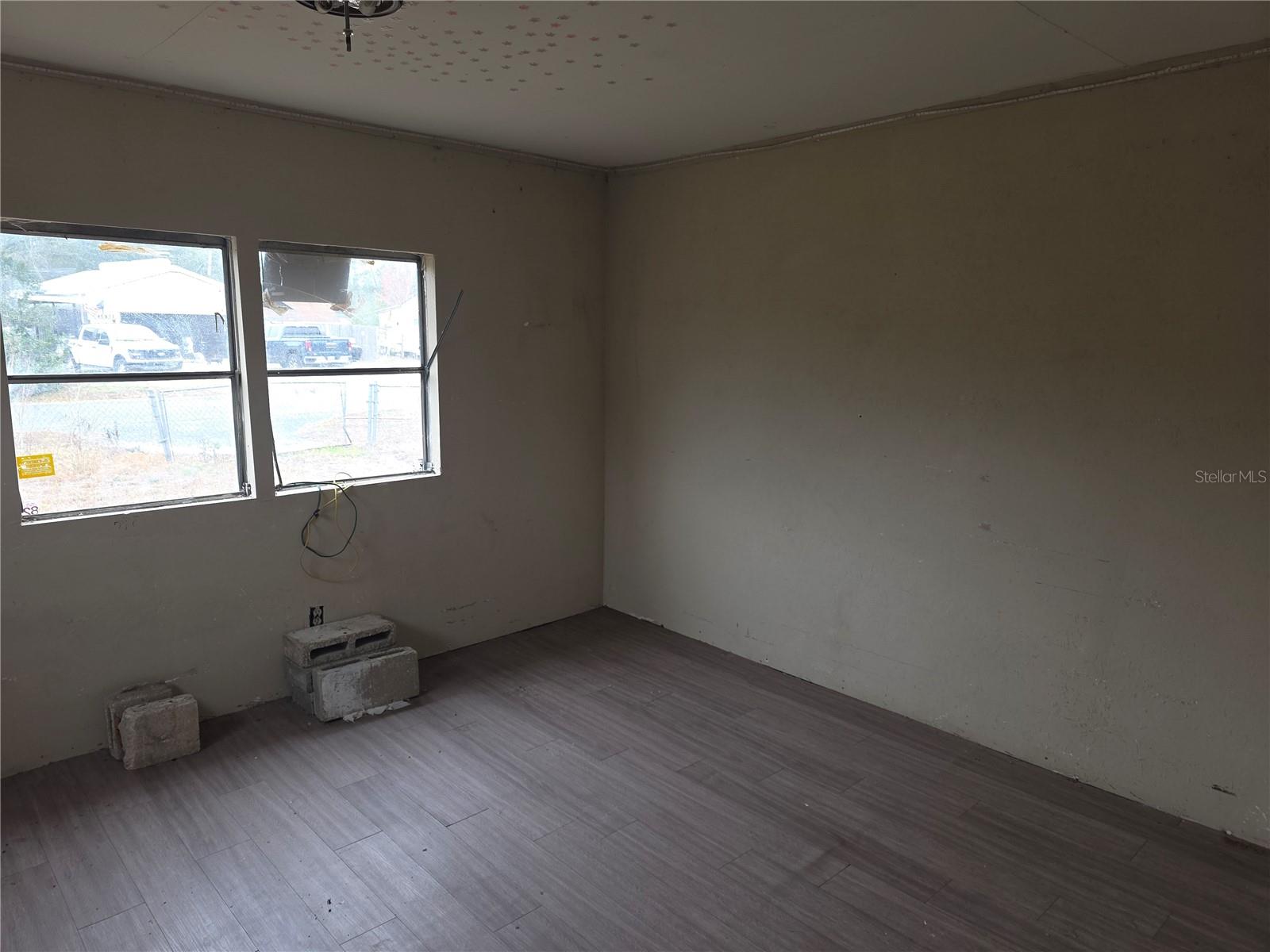 Image 3 of 11 For 45528 Palm Street