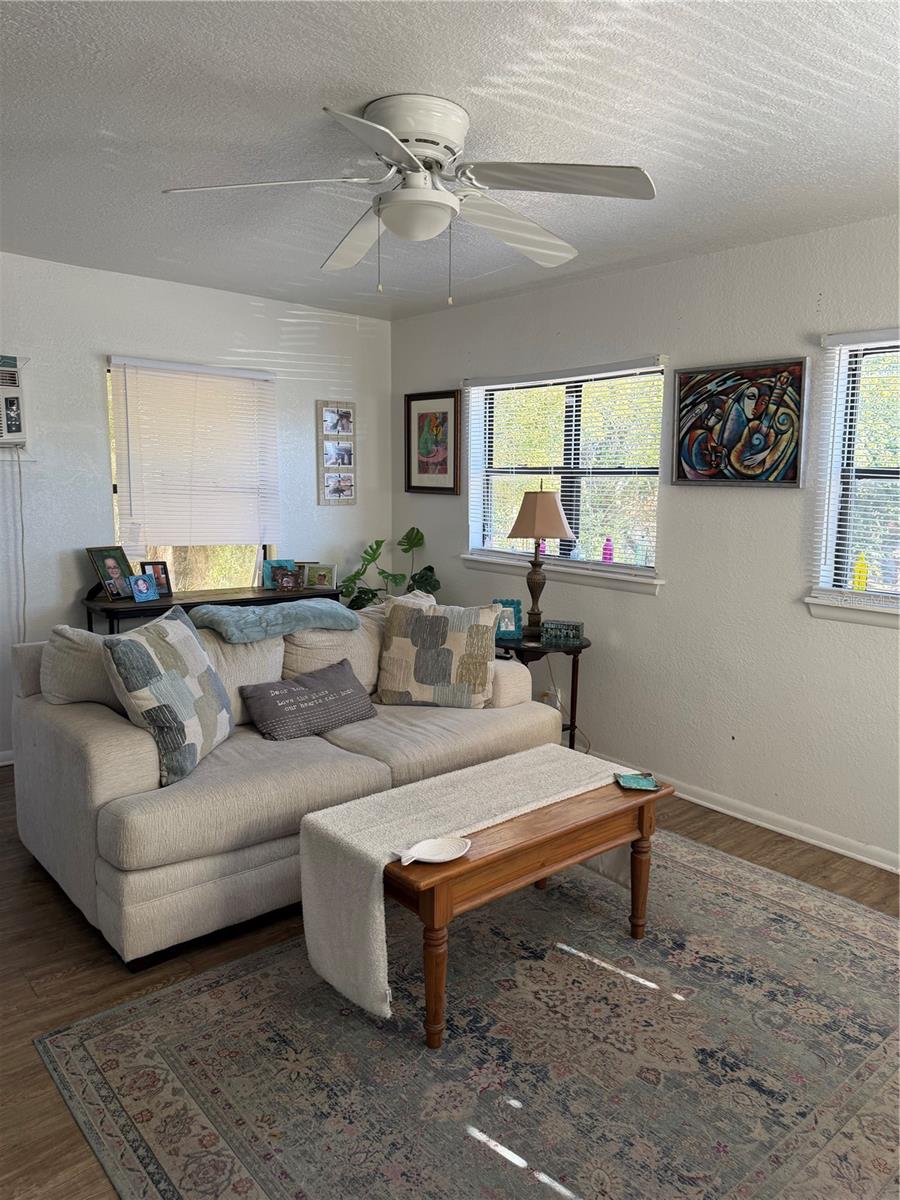 Image 2 of 3 For 109 Stone Street