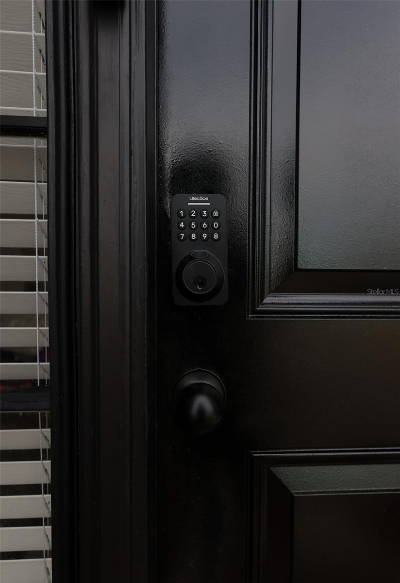 Image 4 of 49 For 2516 Courtland Boulevard