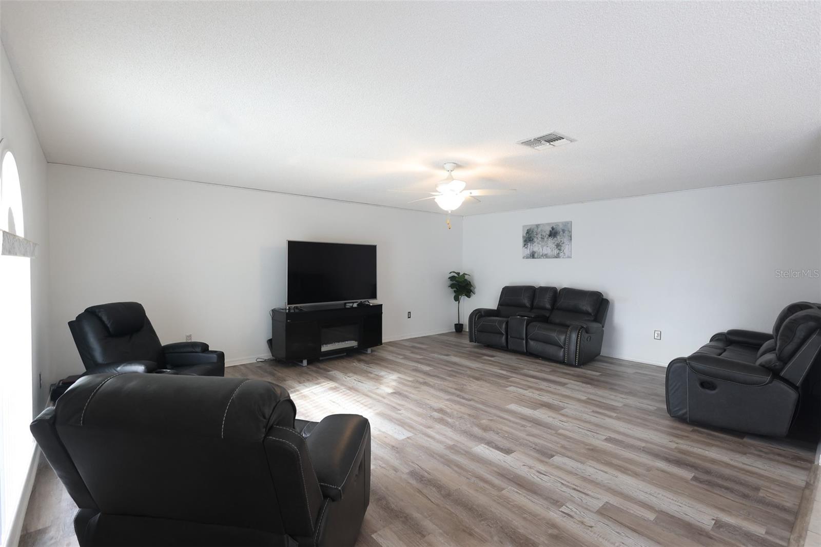 Image 40 of 49 For 2516 Courtland Boulevard