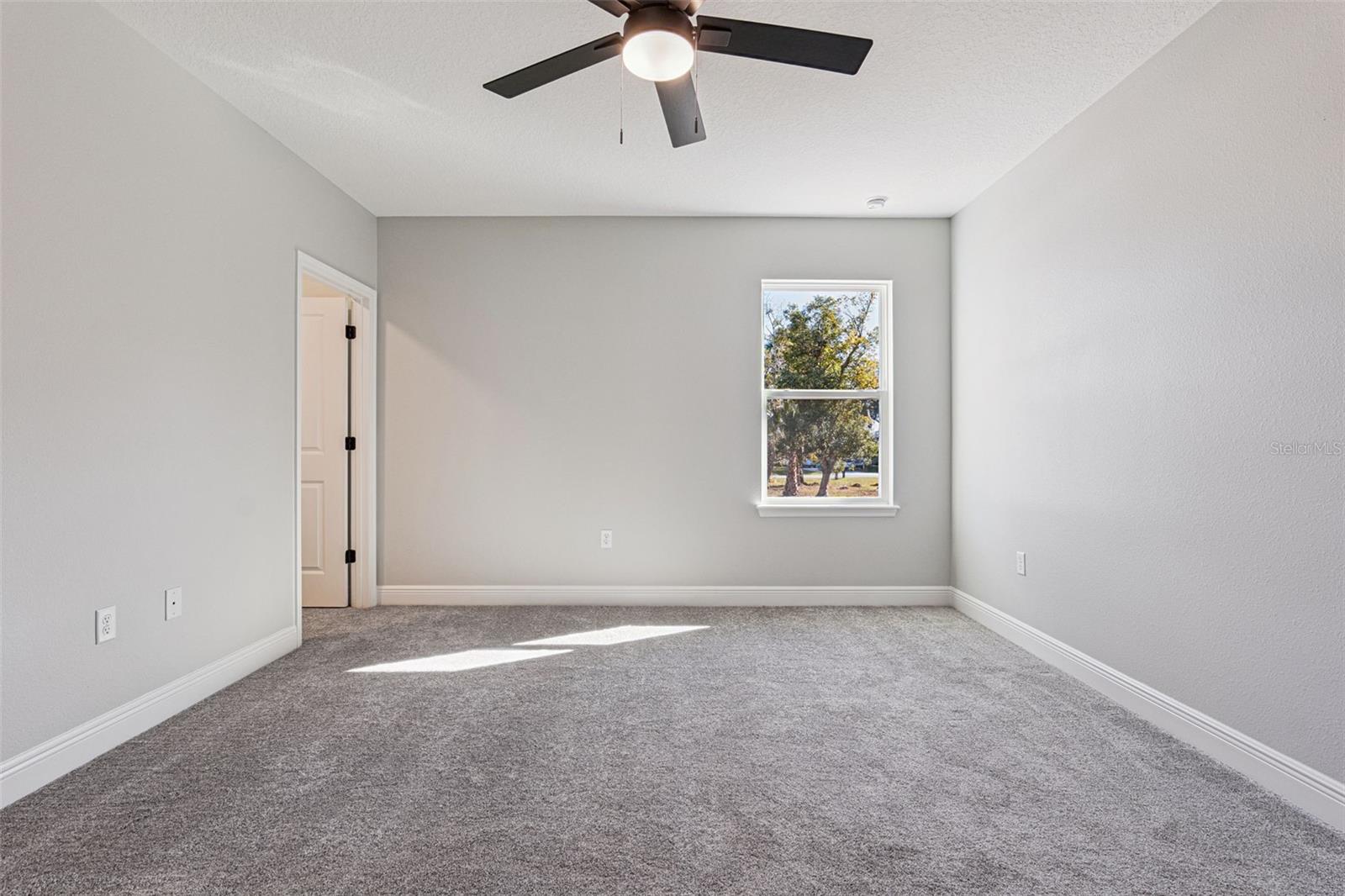 Image 13 of 18 For 1529 Center Street