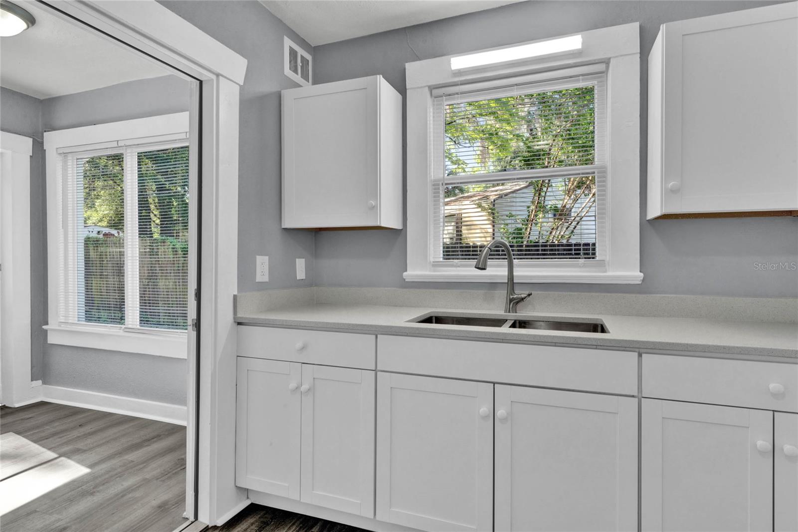 Image 17 of 46 For 531 Delaware Avenue