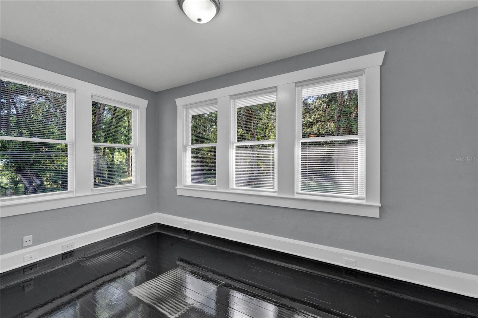 Image 23 of 46 For 531 Delaware Avenue