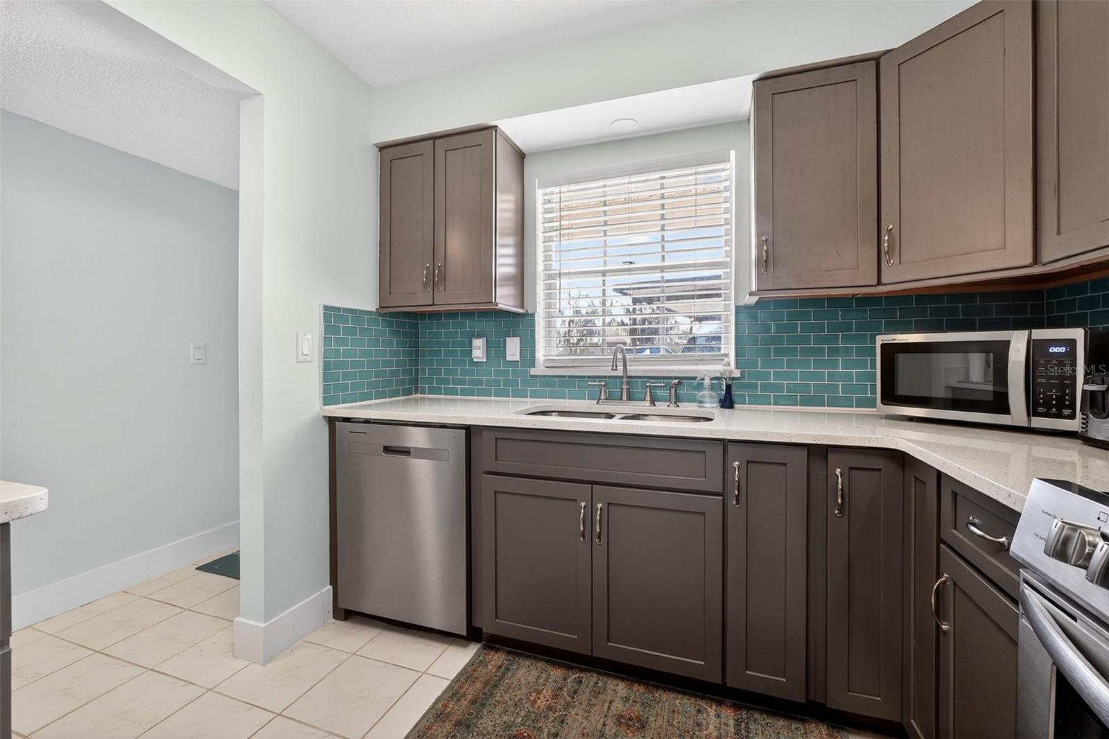 Image 17 of 61 For 1640 Juno Trail 102a