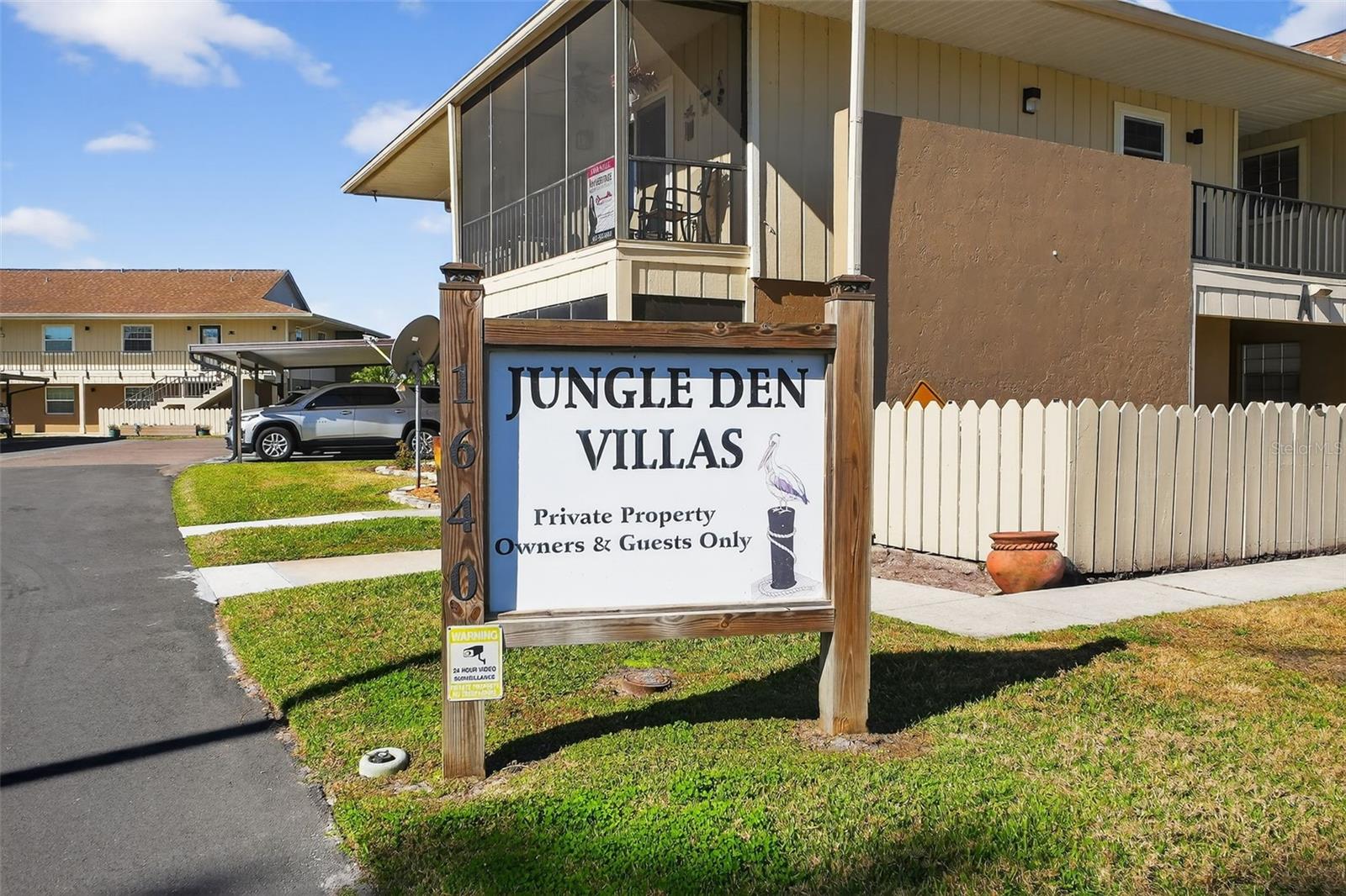 Image 2 of 61 For 1640 Juno Trail 102a