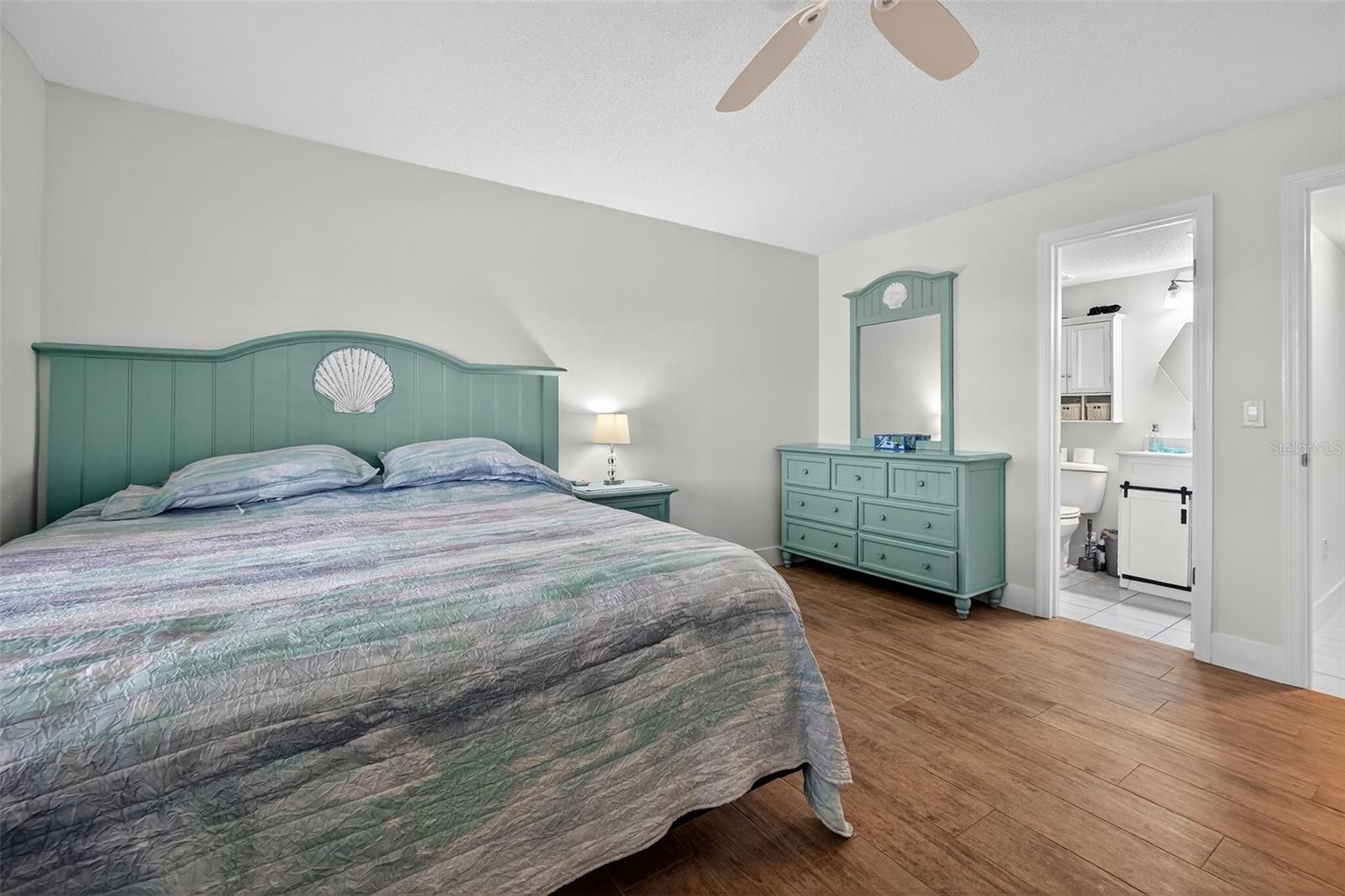 Image 28 of 61 For 1640 Juno Trail 102a