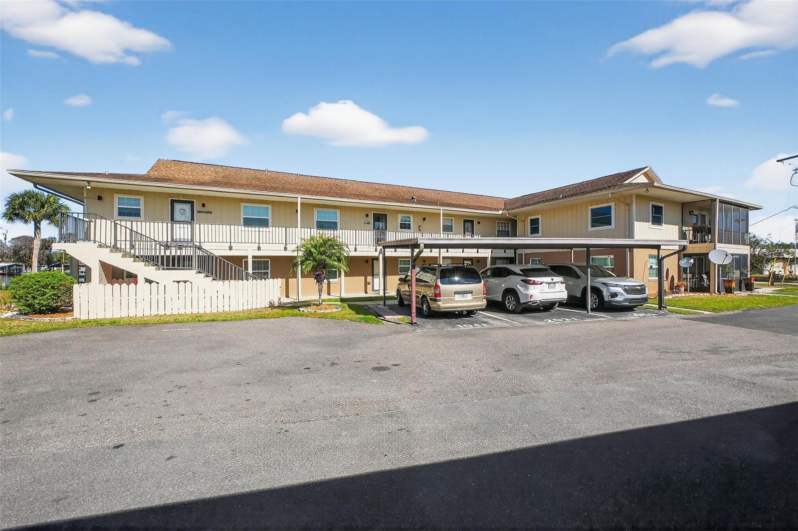 Image 6 of 61 For 1640 Juno Trail 102a