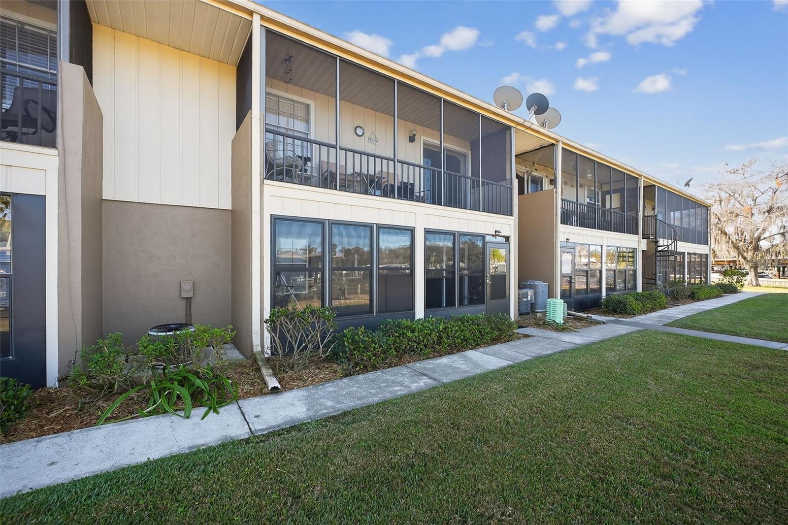 Image 7 of 61 For 1640 Juno Trail 102a