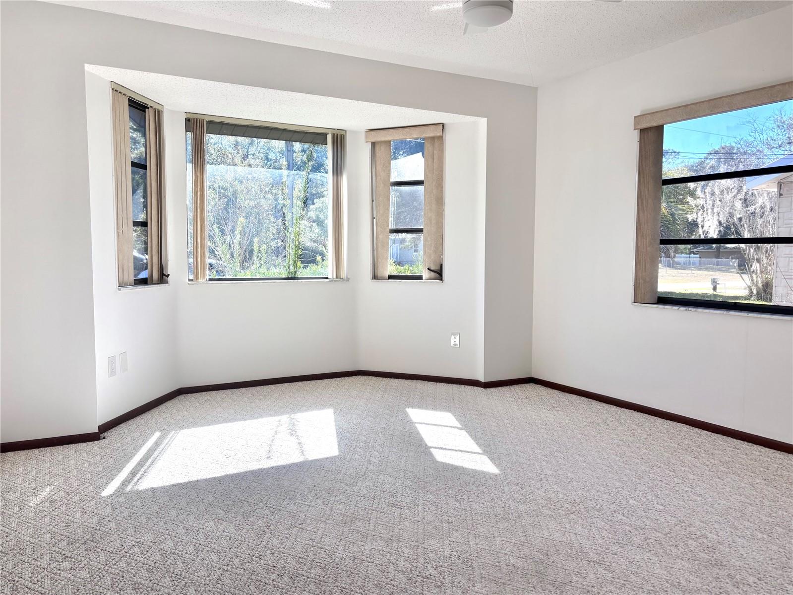 Image 11 of 40 For 324 Alemander Avenue