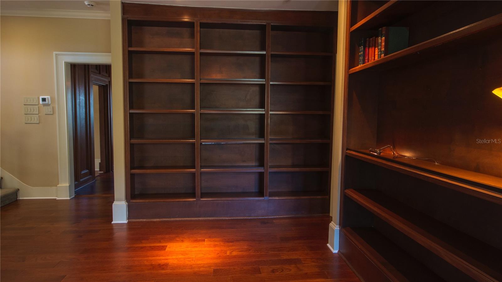 Image 22 of 50 For 251 Ventris  