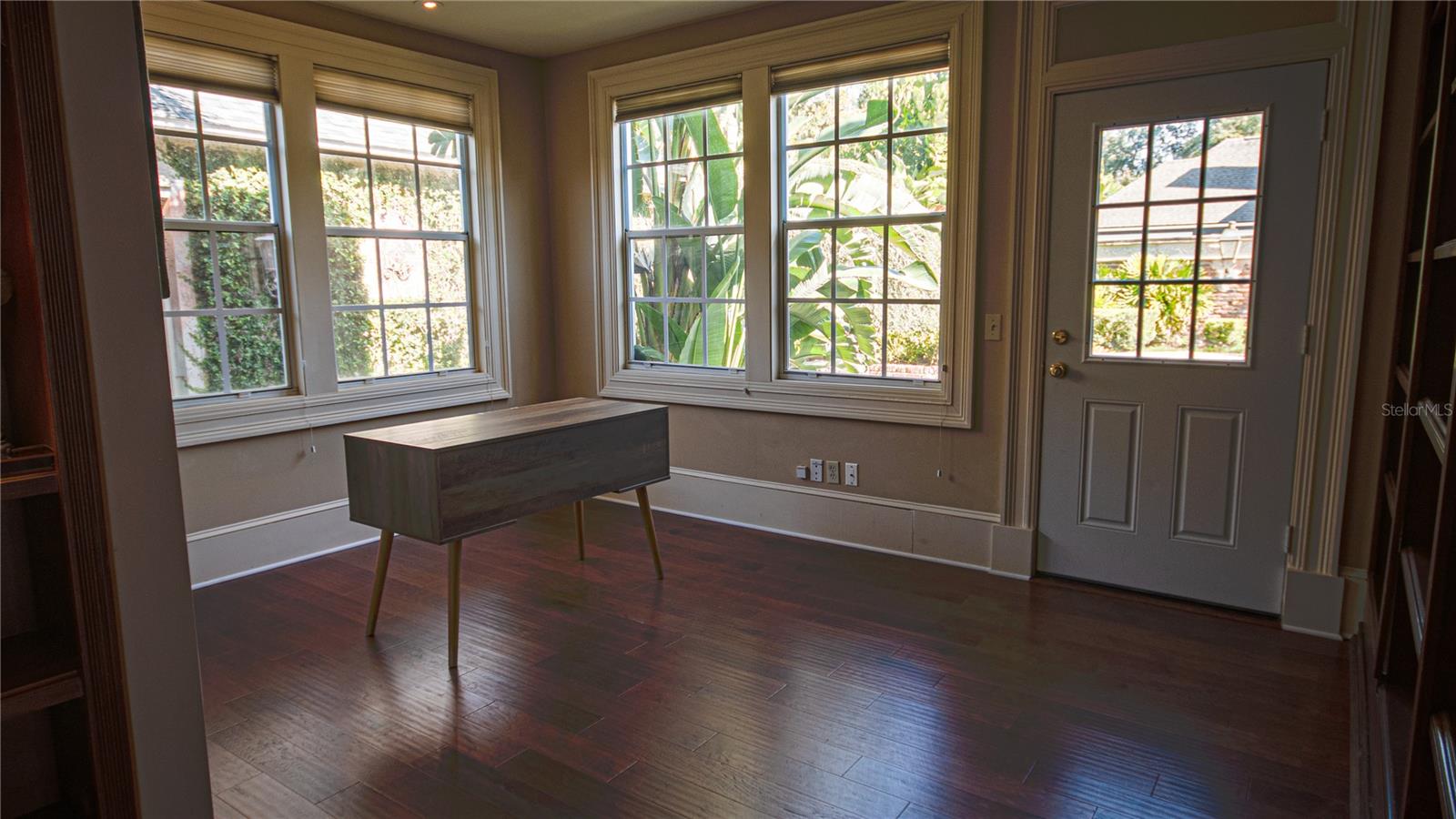 Image 24 of 50 For 251 Ventris  