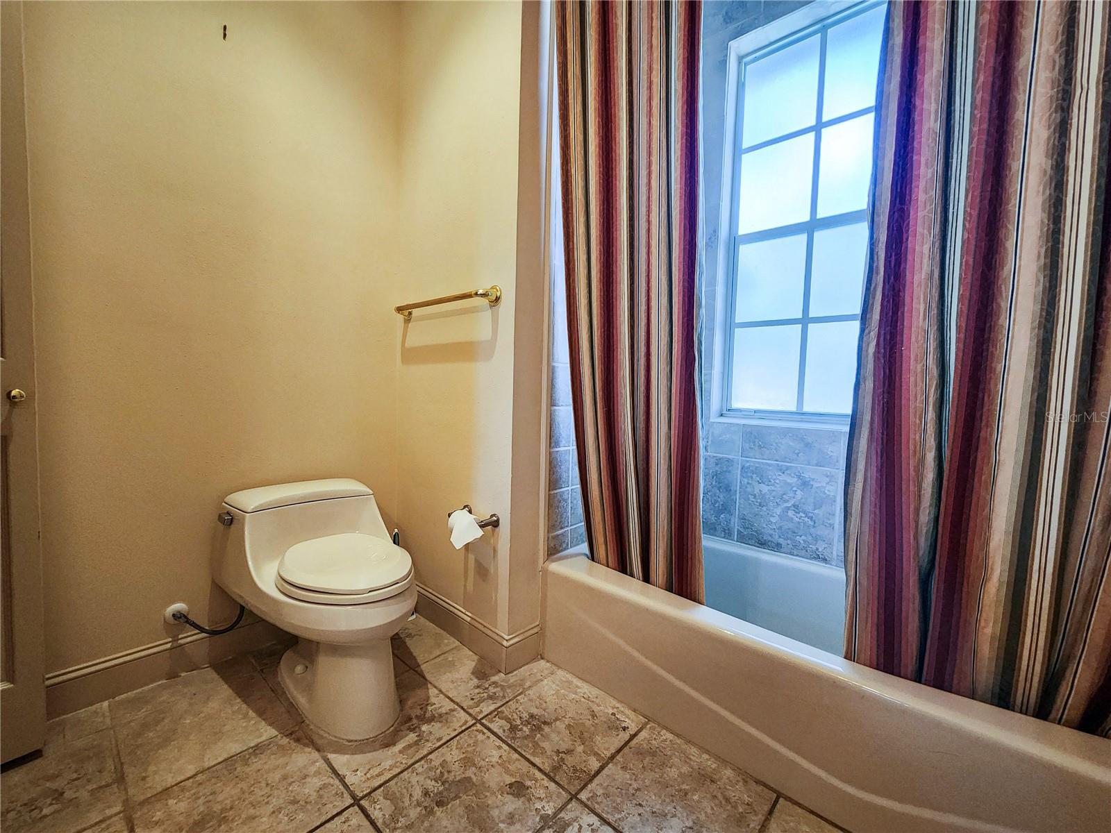 Image 40 of 50 For 251 Ventris  