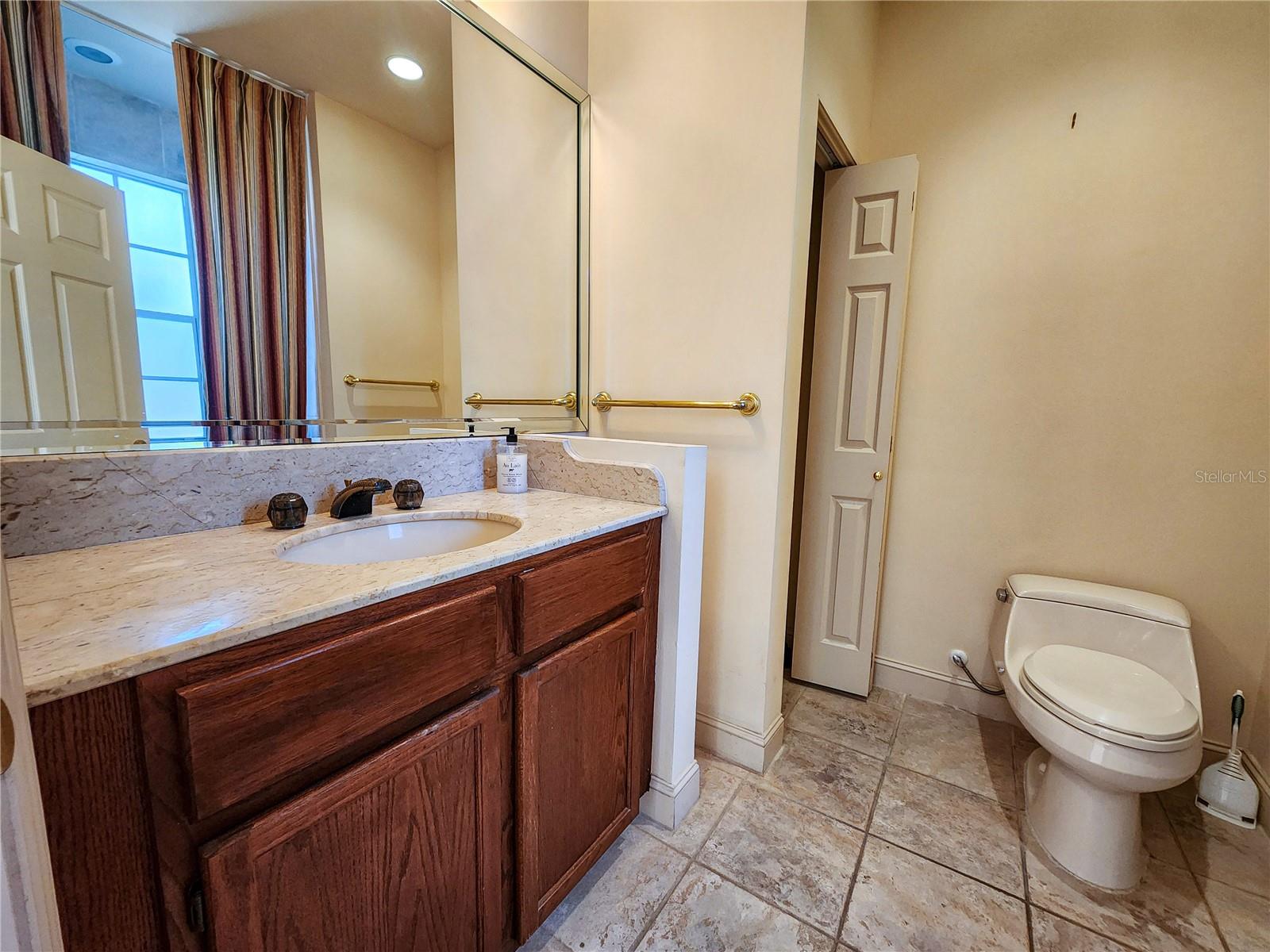 Image 41 of 50 For 251 Ventris  